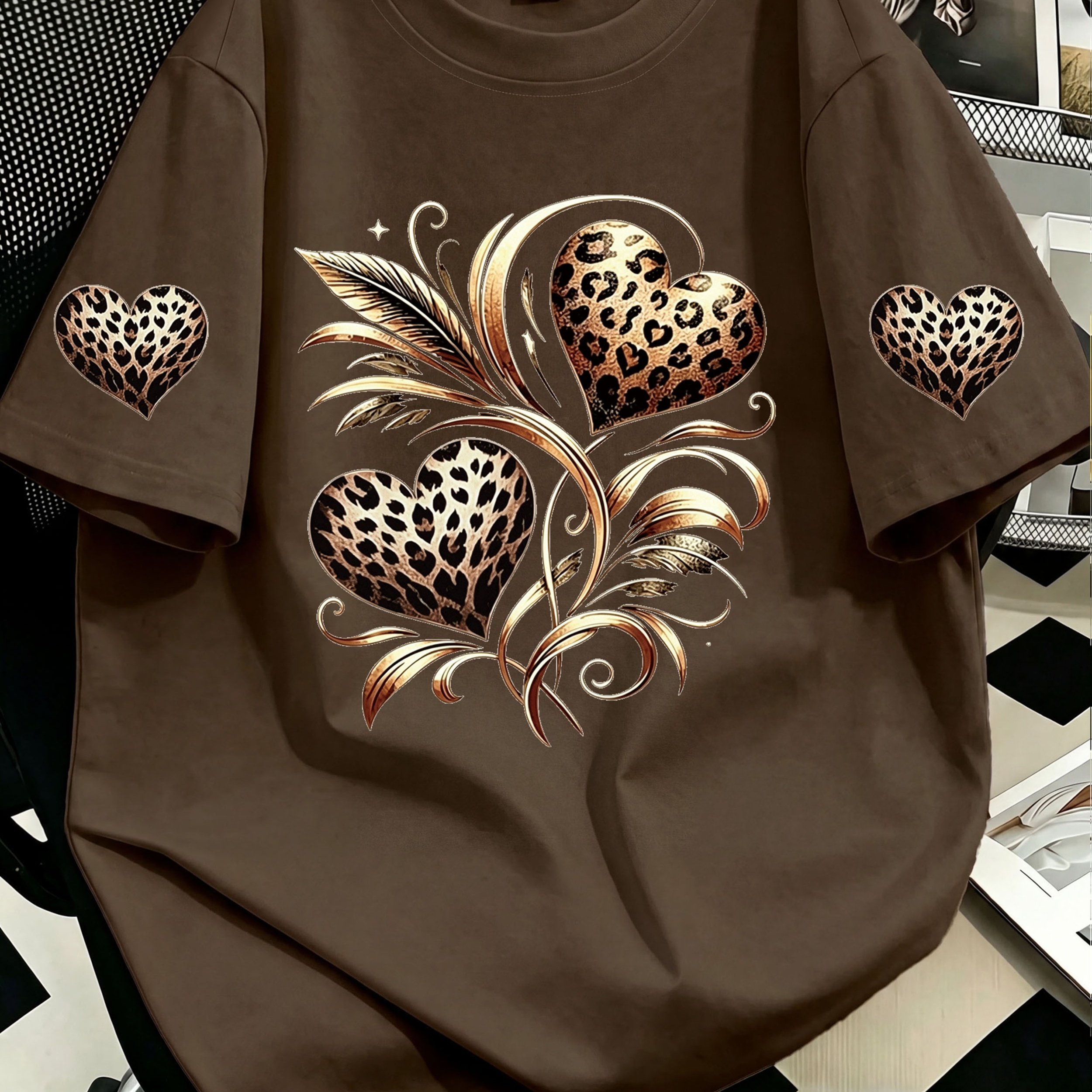 TEMU Plus Size Luipaardprint Hartjespatroon Ronde Hals Dames T-Shirt, Casual Zomerstijl, Modieus Korte Mouw. Geschikt voor Zomervakantie, Strand,
