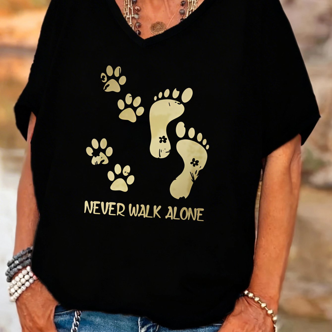 TEMU Plus Size Women's V-neck Batwing Sleeves T-shirt And Footprints Design For Outdoor And Everyday Wear Perfect Gift For Dog Lovers And Pet Owners