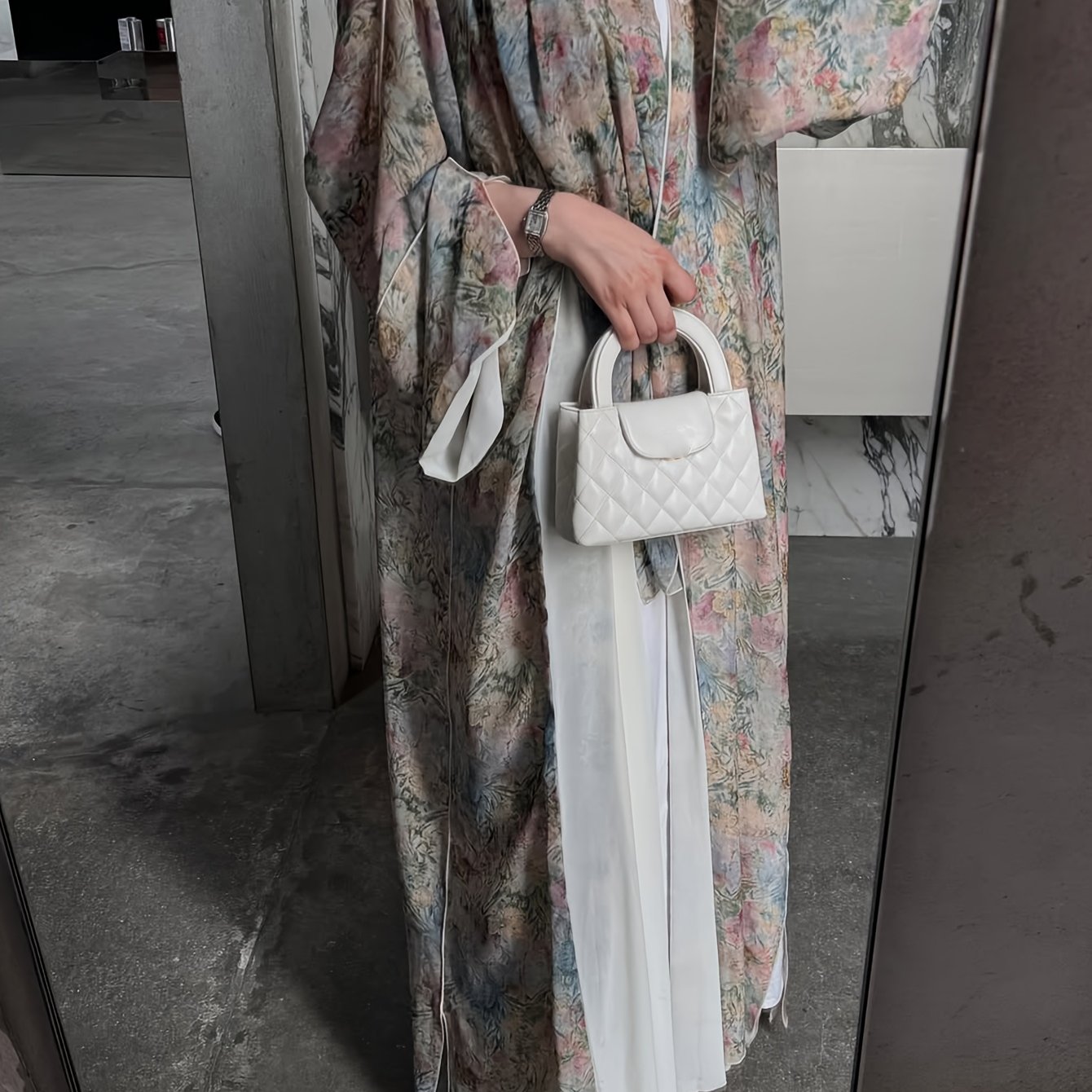 E-shop Elegantes nahöstliches traditionelles arabisches langärmeliges Abaya-Strickjacke-Kleid mit Blumendruck kostenlosem Kopftuch