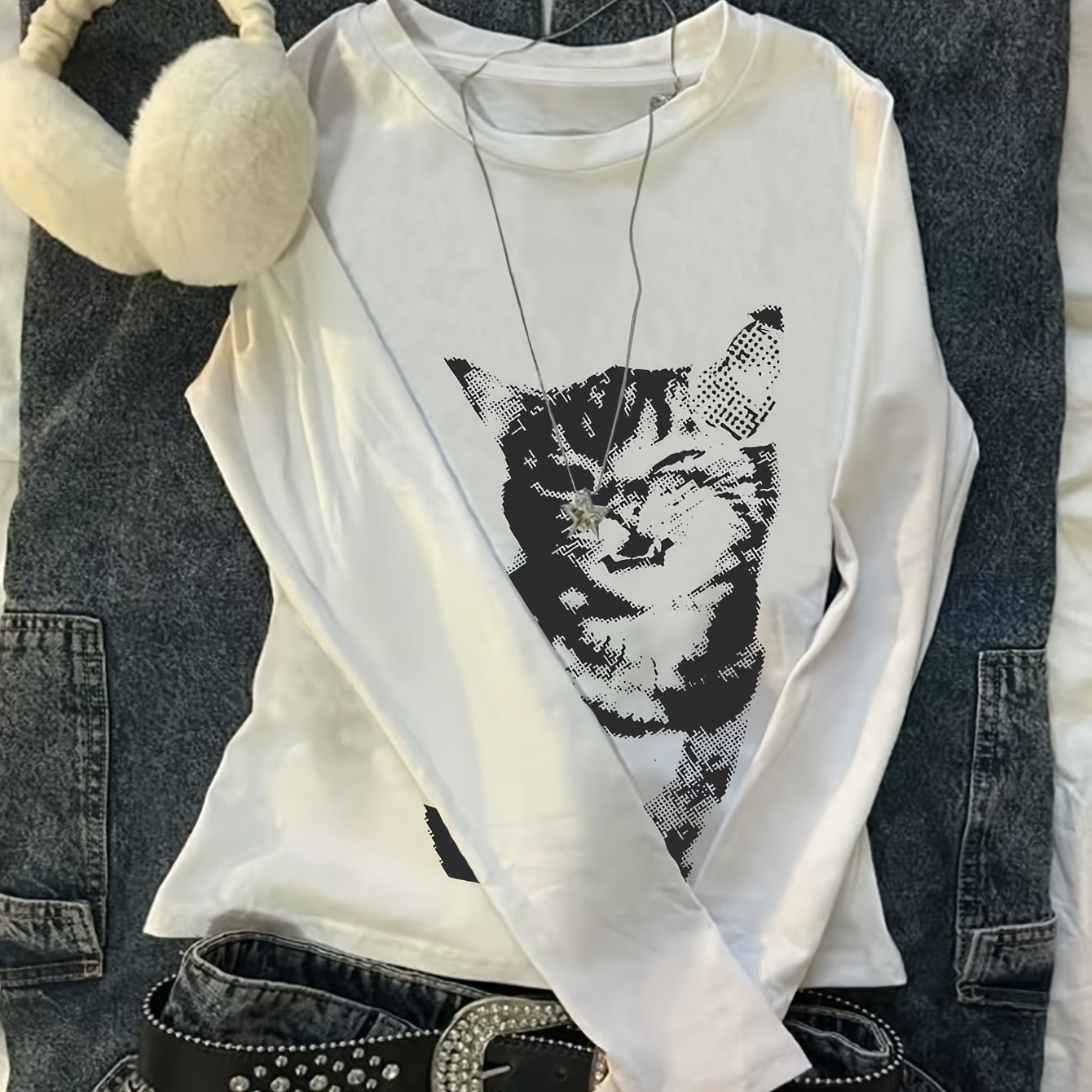 Image of 2089-a Women's Casual Top, Fashionable Y2k Tilted Head Cat Pattern Print, Autumn And Winter Slim Fit Round Neck Long-sleeved T-shirt, Women's Clothing, Top/no Bottom L16308