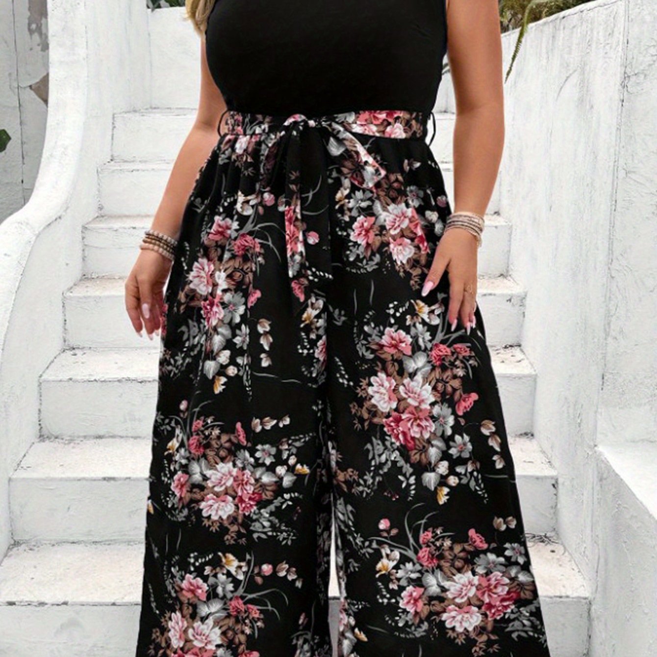 Image of Plus Size - Plus Size - Women's Size Floral Print Fashionable Jumpsuit, Loose Fit Sleeveless Jumpsuit For Summer
