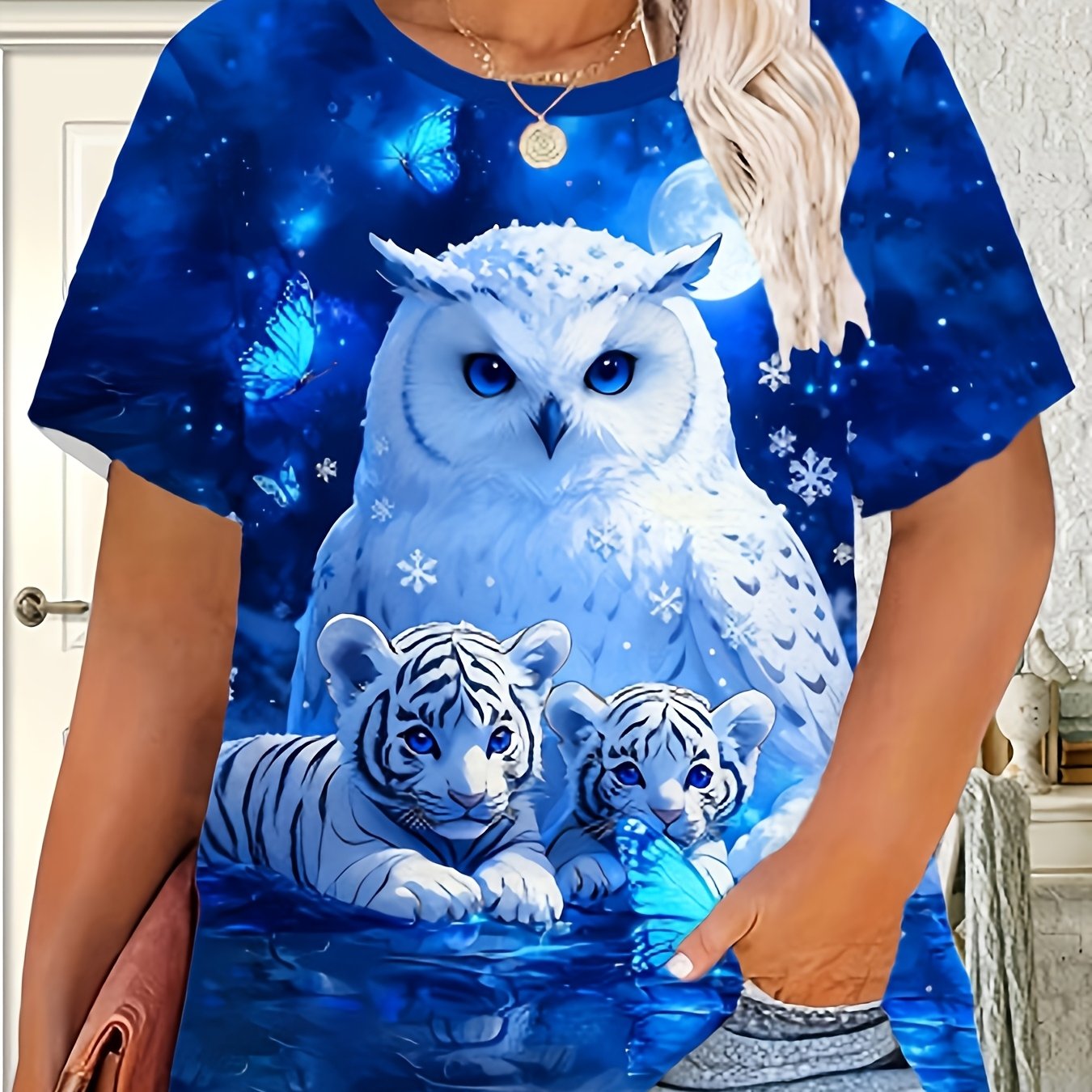 TEMU Women's Loose T-shirt With Snowy Owl And White Tiger Print, Featuring A Starry Night Scene, Round Neck, And No Added Necklace