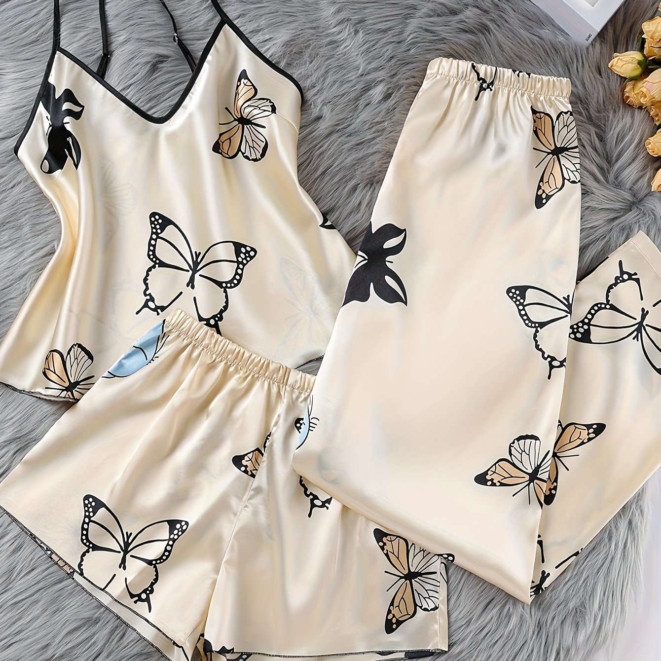 E-shop Elegantes Damen Schlafanzug-Set mit Schmetterlingsprint - Weiches, bequemes und stylisches dreiteiliges Outfit mit V-Ausschnitt-Tanktop, Shorts