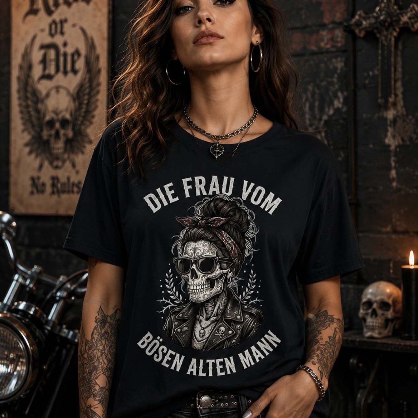 Image of Die Frau Vom Alten Mann Skull Graphic Women Loose T Shirt Casual Short Sleeve Black Vintage Biker Style Daily Wear Tee Festival Gift