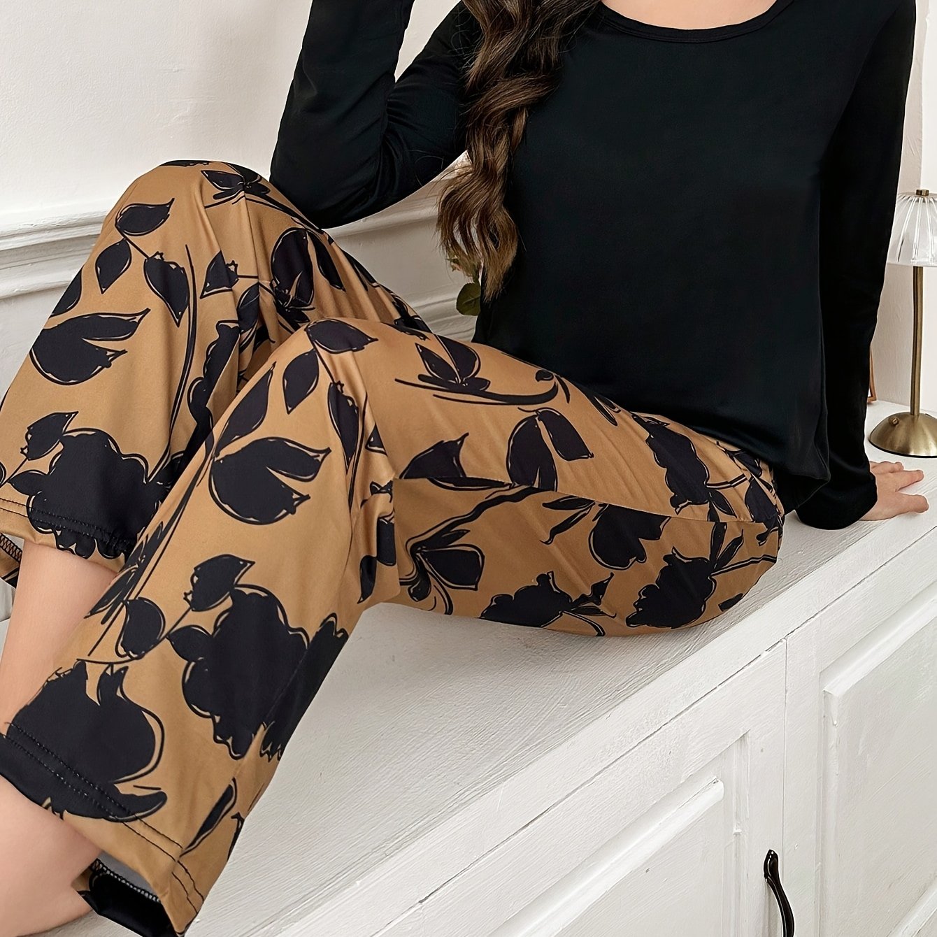 Image of Women's Autumn/winter 2pcs Pajama Set, Floral Theme Comfortable Loungewear, Loose Round Neck Long Sleeve Top And Elastic Waistband Pants, Elegant Holiday Sleepwear, Perfect Gift