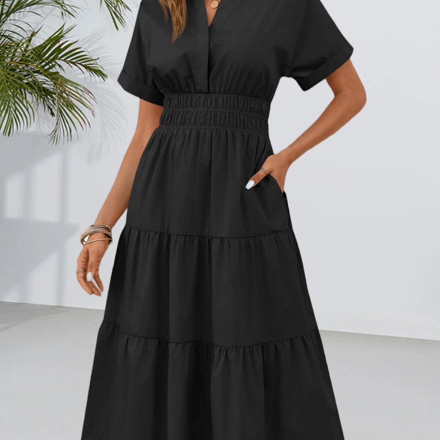 Casual V-neck Maxi Dress For Women, Featuring A Loose, With Tiered Layers And Short Smocked Sleeves, Complete With Pockets