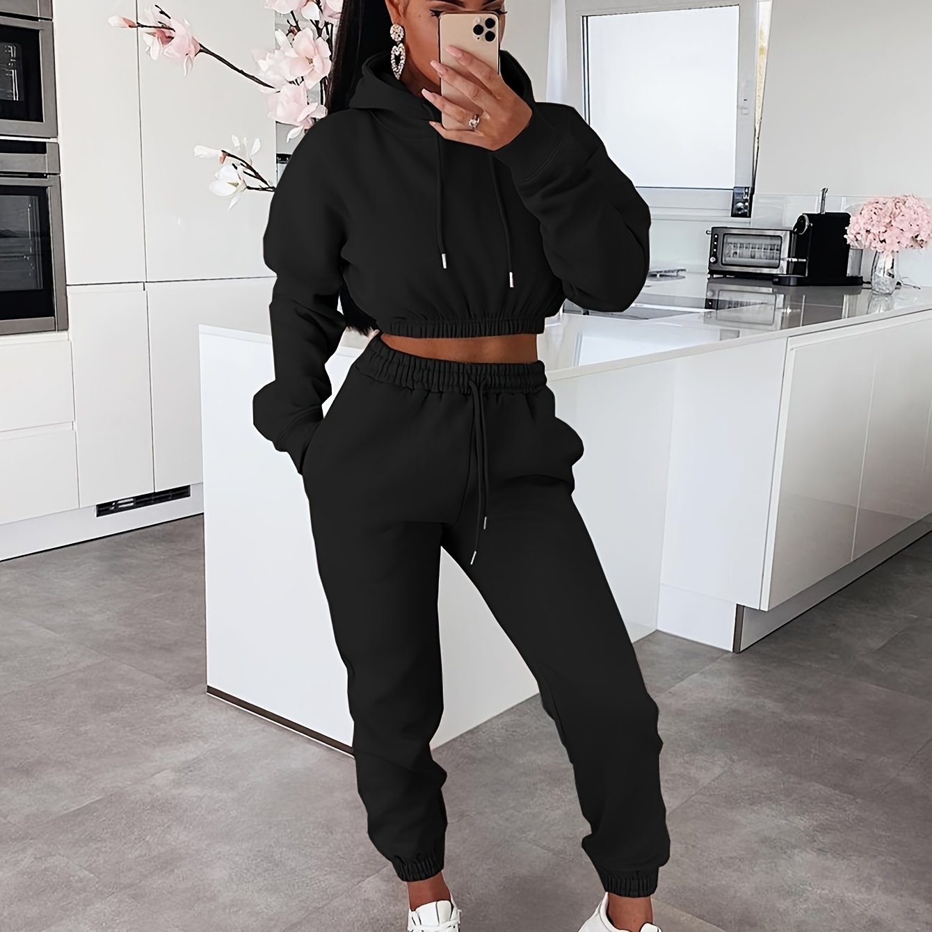 E-shop 2-teiliges Damen-Set für Herbst/Winter: Freizeit-Sweatshirt mit Kapuze, gefüttertem Kordelzugbund Bund mit Kordelzug sowie Hose mit