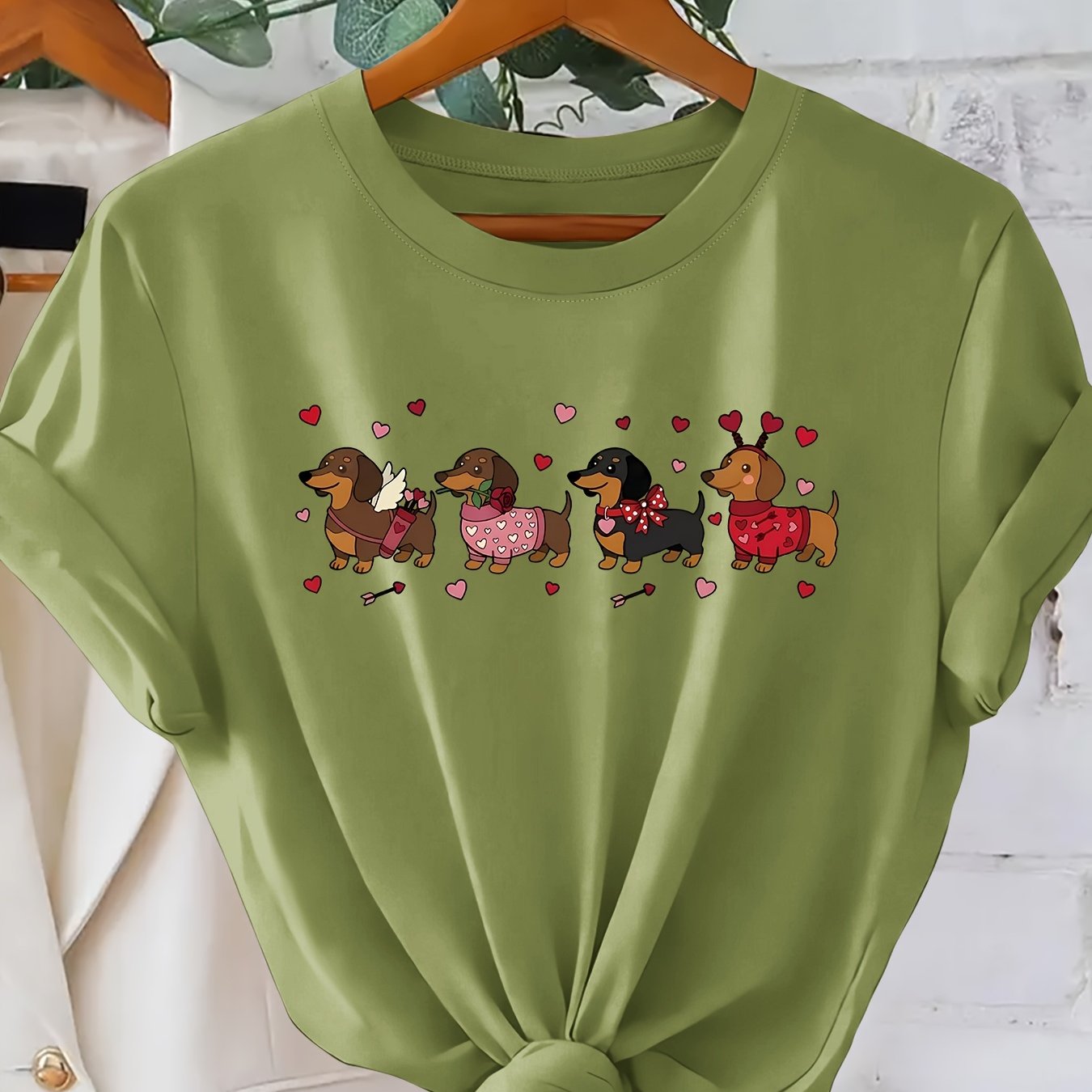TEMU Women's T-shirt With 4 Dachshund Dogs And Puppies New Year Print, Elegant Vintage Holiday Party Apparel, Short Sleeve For Spring/summer Daily