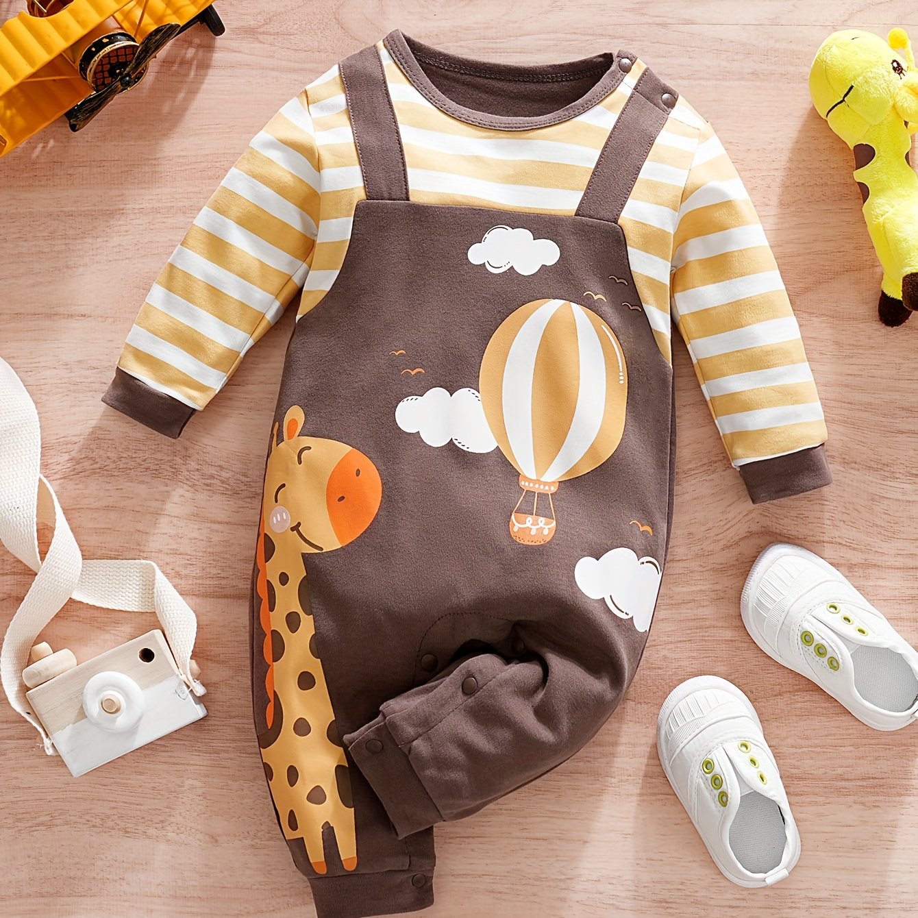 Image of Giraffe Hot Air Balloon Print Striped Bodysuit For Kids - Long Sleeve, Color Block, Comfortable And Breathable, Easy To Clean, Perfect For Indoor Or Outdoor Wear, Perfect For Outdoor