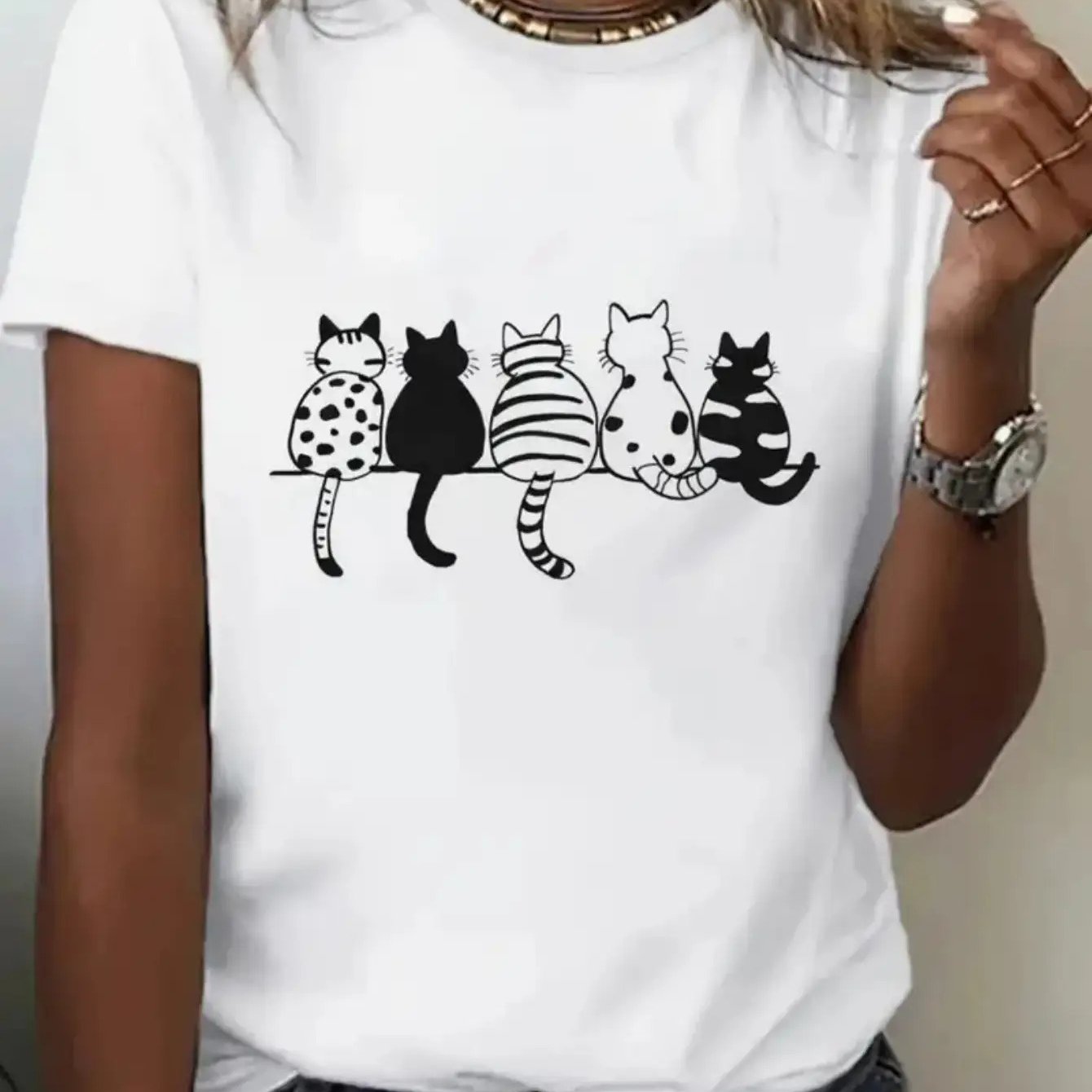 A T-shirt Designed With Cute Cartoon Cats Pattern Women's T-shirt High Quality T-shirt Casual Summer Daily Wear Gift For Cat Lovers