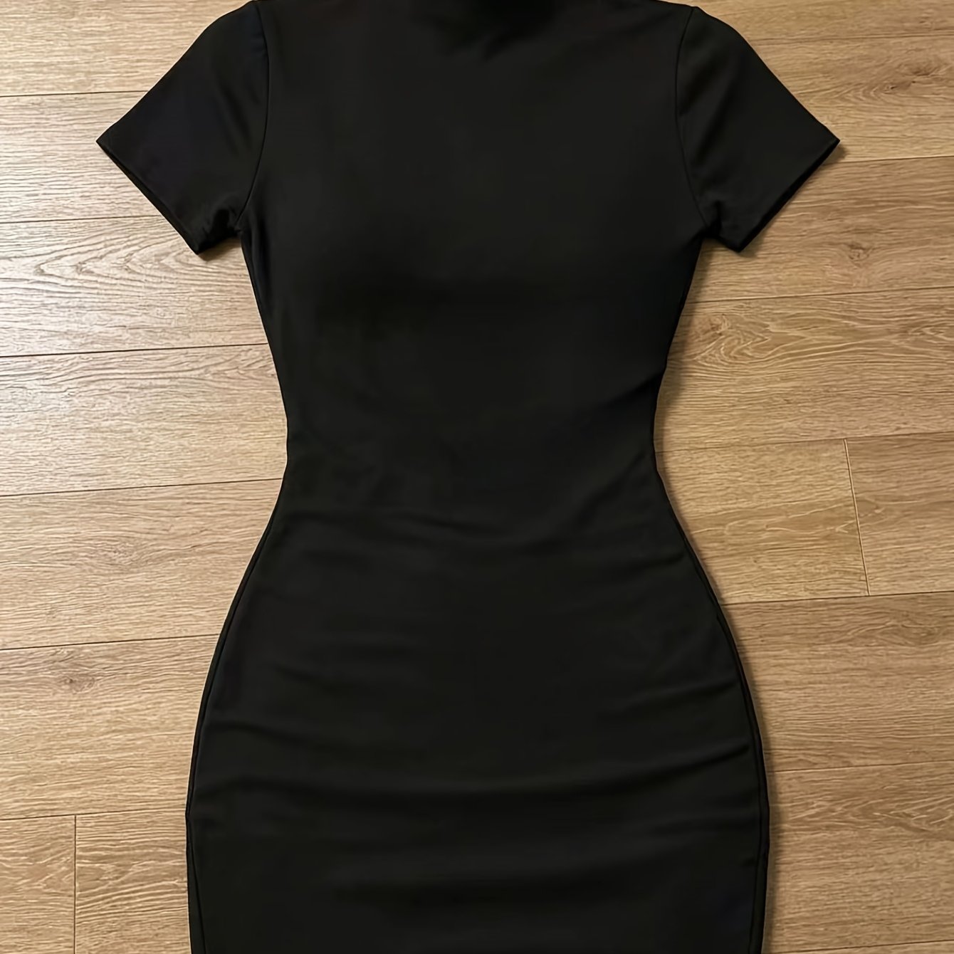 TEMU Robe décontractée de style navetteuse pour femme, jupe-culotte mini blanche à col mi-, manches courtes, coupe ajustée et moulante, adaptée pour
