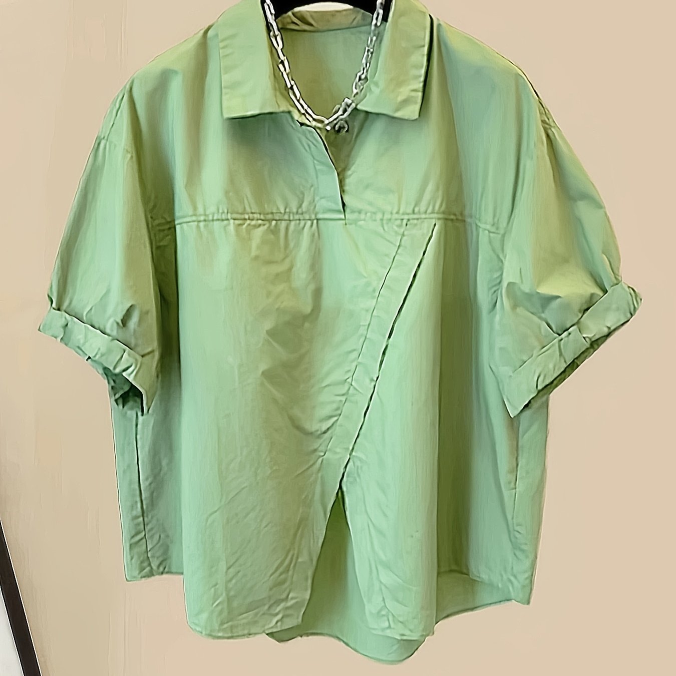 E-shop Lässiges Kurzarm Sommer Damen Oberteil im lockeren koreanischen Stil, modisches Revers-Split-Saum Shirt in Unifarben