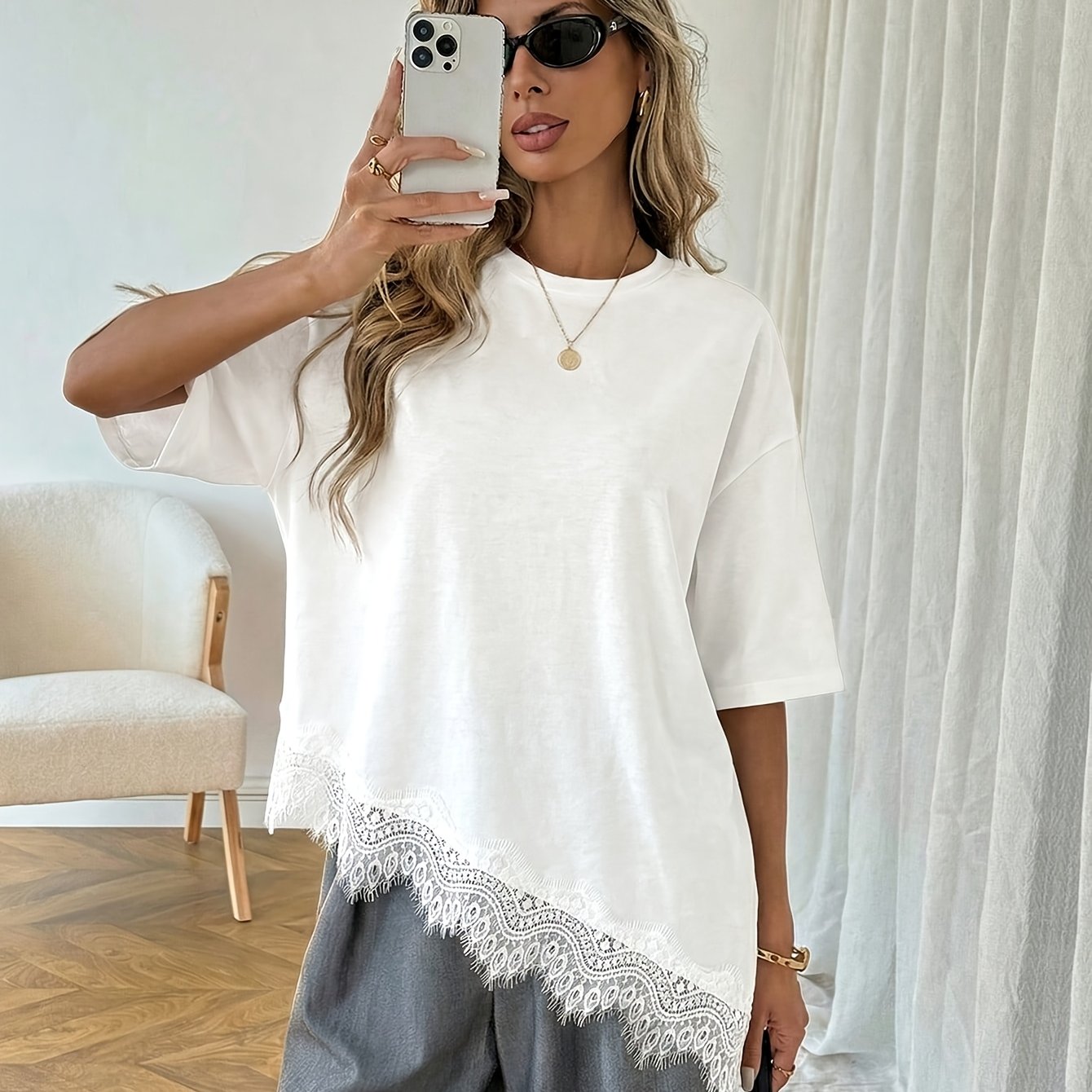 E-shop Neues T-Shirt 2026 mit Spitzeneinsatz, asymmetrischem Saum kurzen Ärmeln