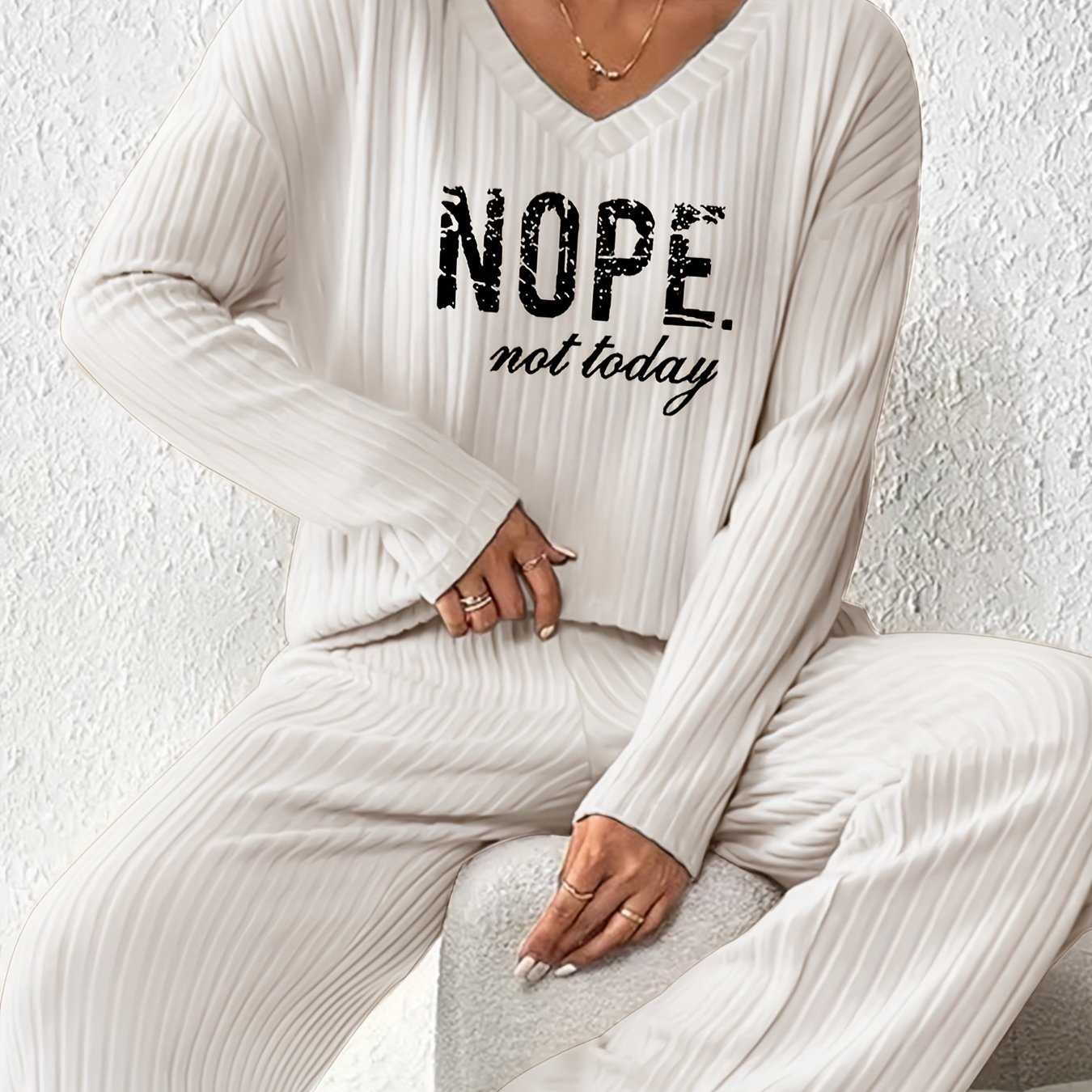 Image of Letter Print V-neck Long Sleeve Top And Pants Set, Casual And Stylish Two-piece Women's Outfit
