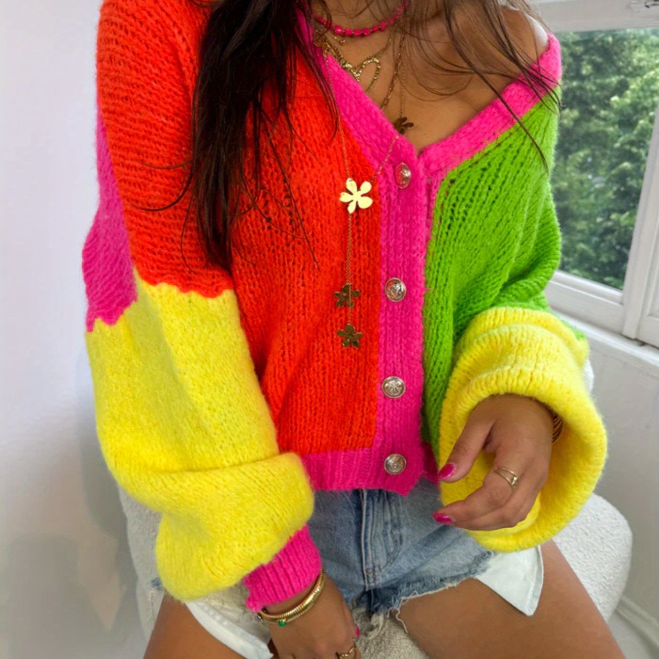 Image of Autumn/winter V-neck Cardigan Sweater With Contrast Button Design, Casual And Versatile Style Suitable For Daily Wear