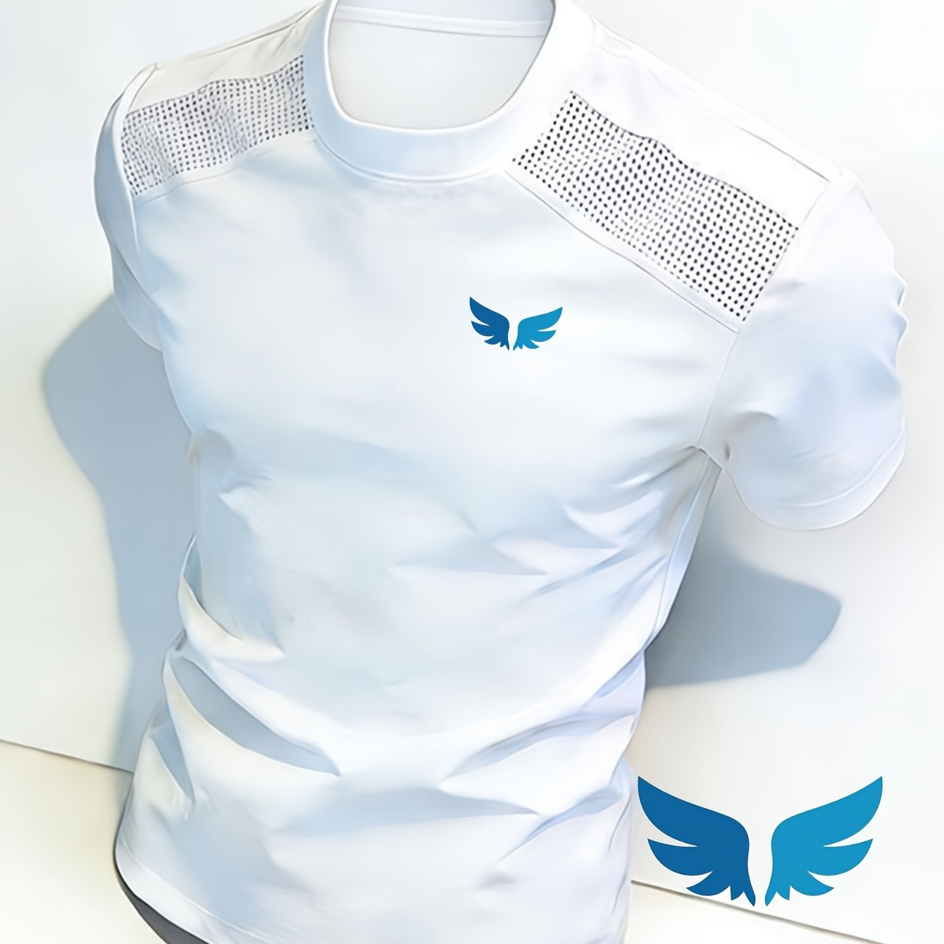 Image of Men's Stylish Graphic T-shirt: Featuring A Unique Wing Print For A Look. Soft And Comfortable Fabric, This Short-sleeved Menswear Top Is Ideal For Casual Wear, Fashion And Ease
