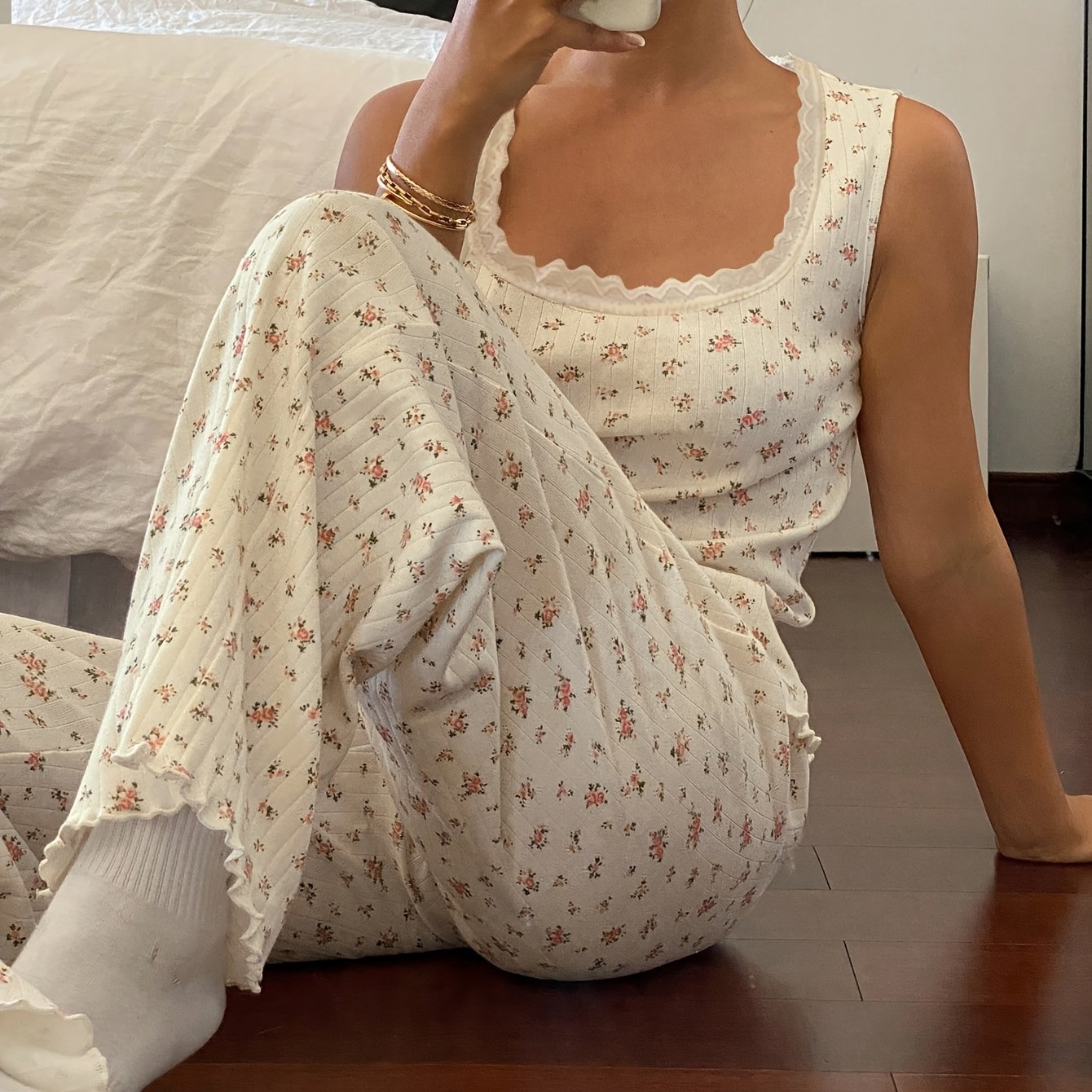 E-shop 2-teiliges Damen Alljahreszeiten Frühlings-Sommer-Style Sommer-Pyjama-Set, Damen-Ländler-Stil kleiner floraler Druck ärmelloses Top und