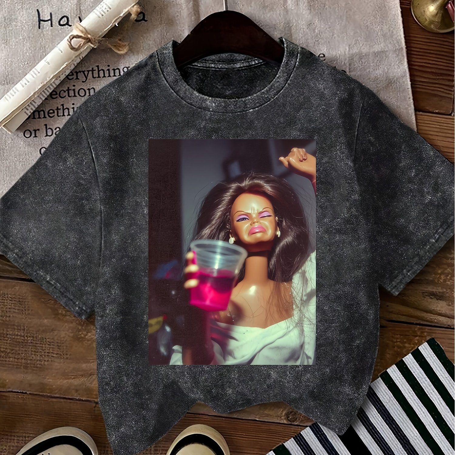 Image of Retro Doll Print T-shirt - Vintage Crew Neck Short Sleeve Tee With -line Regular Fit, Suitable For - Casual Casual Attire, Machine Washable Washed Top For Layering Or Outfits