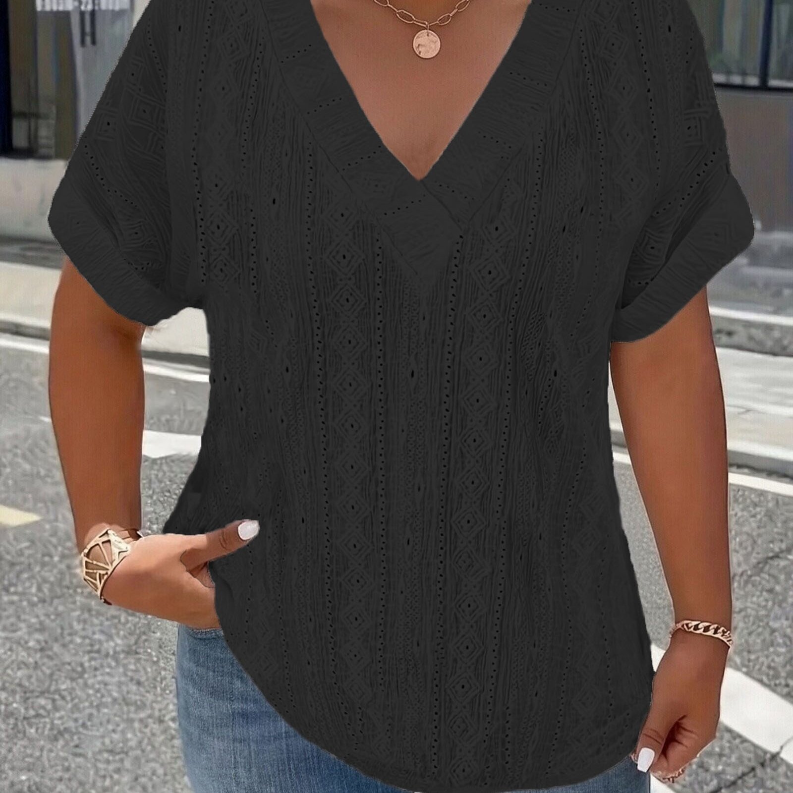 TEMU Plus Size - Plus Size - Western -border Solid Color Plus Size Top V-neck Textured Jacquard Short Sleeve Hollow T-shirt Women's Clothing