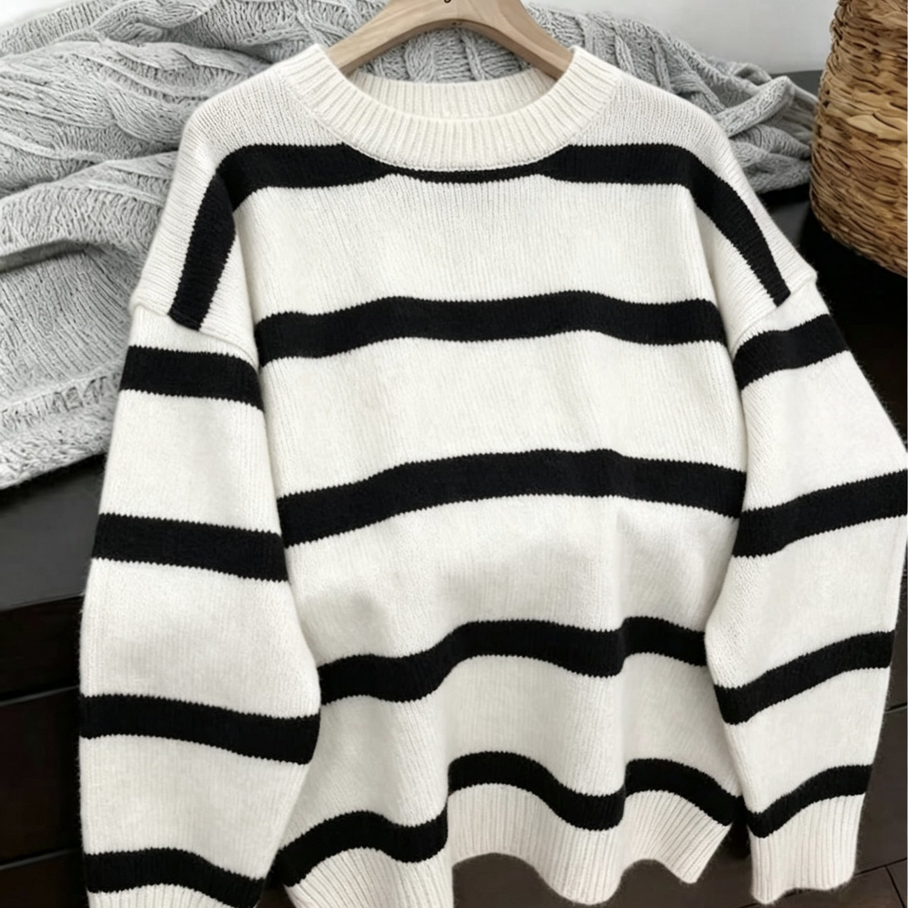 Image of Asd1 Stylish Striped Long-sleeve Pullover For Women, A Soft And Comfortable Casual Sweater Suitable For Spring Wear