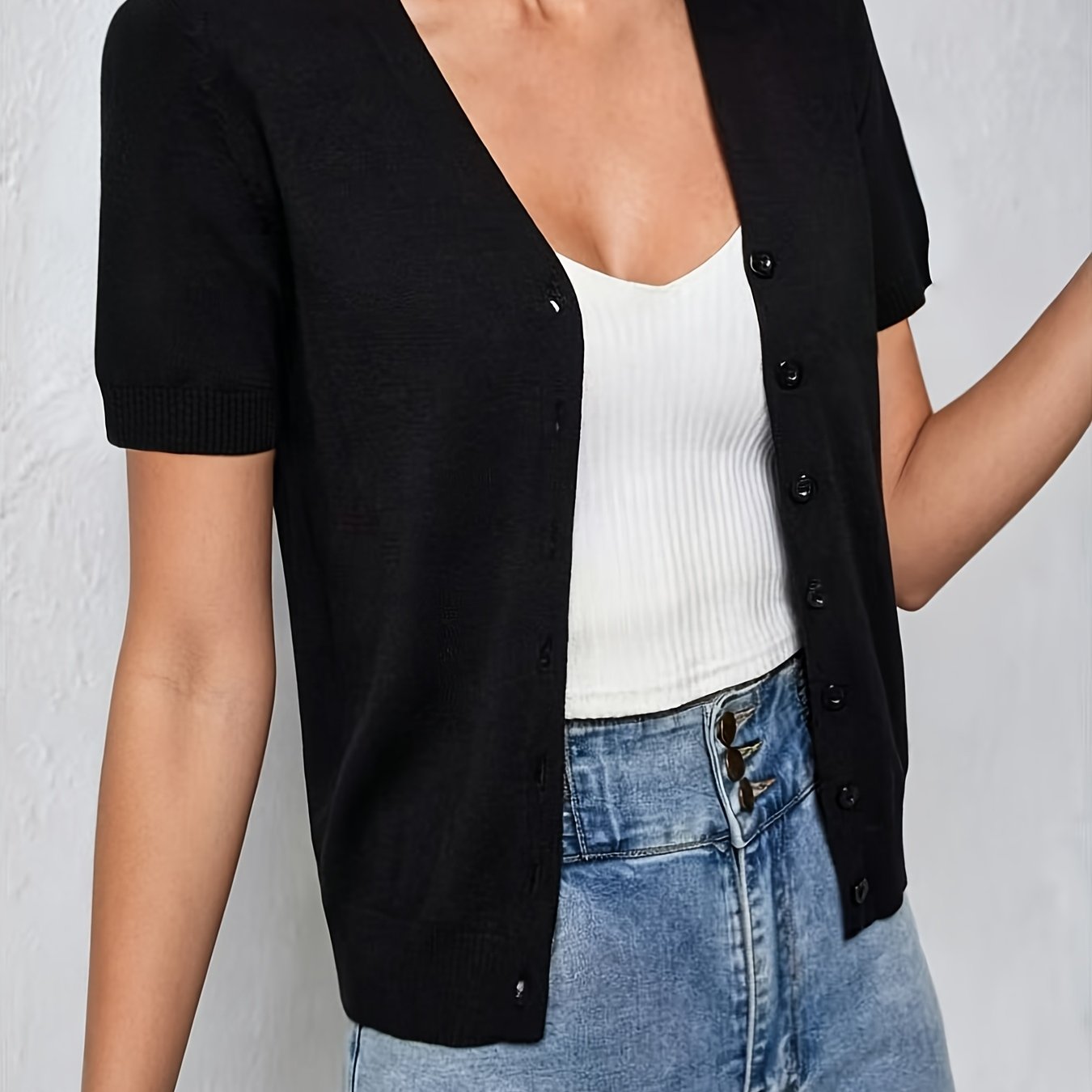 An Elegant Spring/summer Women's Short-sleeve Cardigan