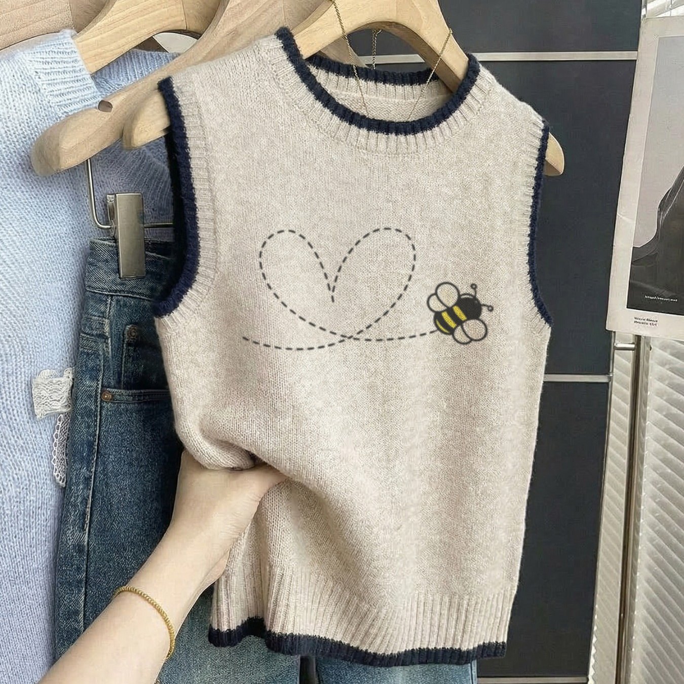 TEMU Summer Women's Lightweight Pullover Vest - 2d - Bee Flight Trajectory Pattern, Suitable For , Elegant And Versatile Bohemian Style, Round Neck