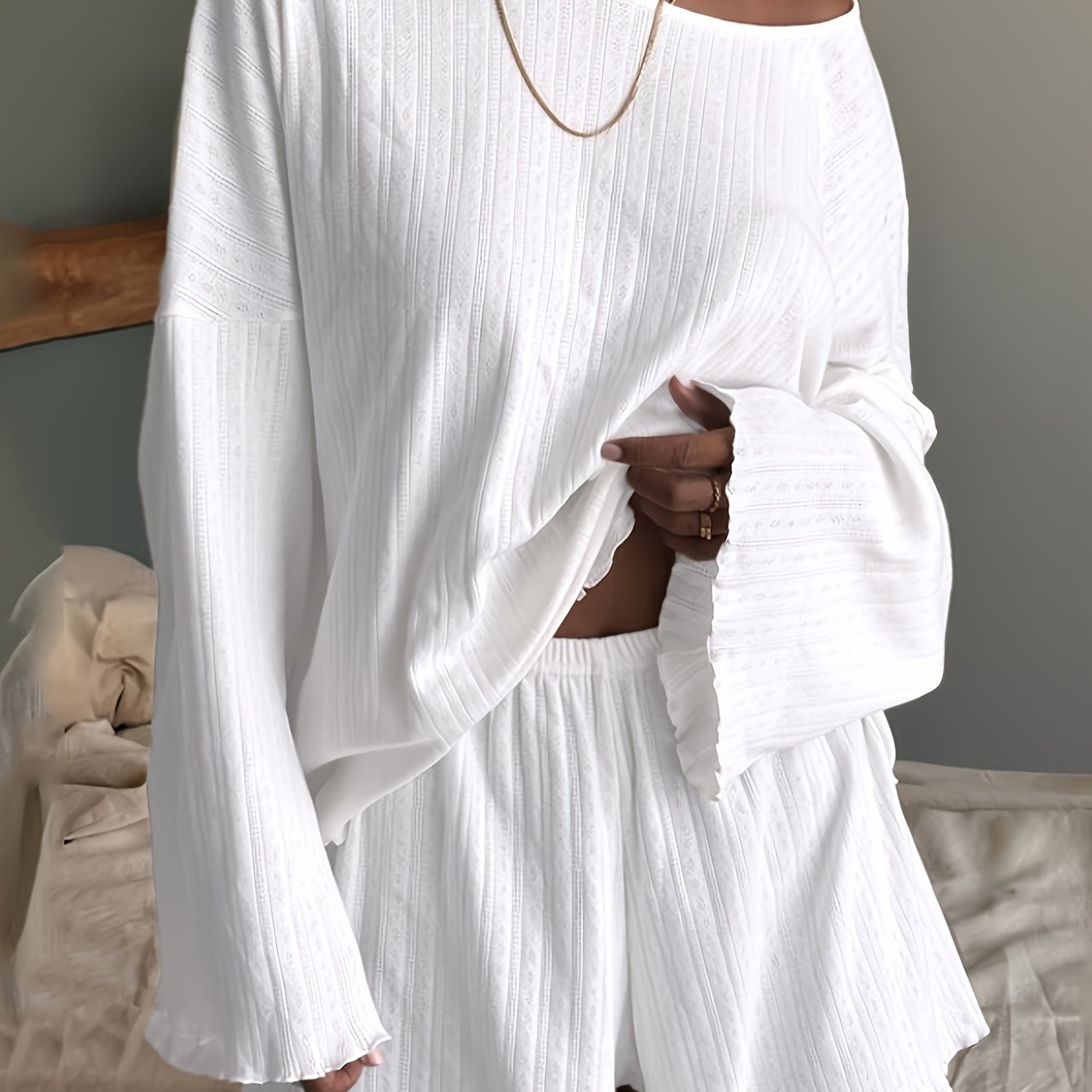 Spring/autumn Women's Casual Comfortable White Round Neck Long Sleeve Shorts 2pcs Set