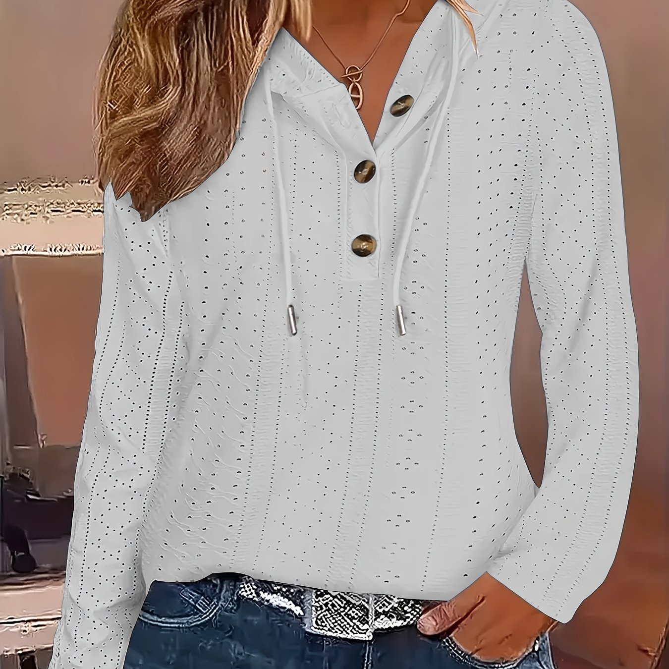 E-shop Damens Casual Langarm Kapuzen-Twist-Front-Top mit Bestickten Details - Lockerer Sitz, Knopfleiste, Rundhalsausschnitt, Stretchstoff, für