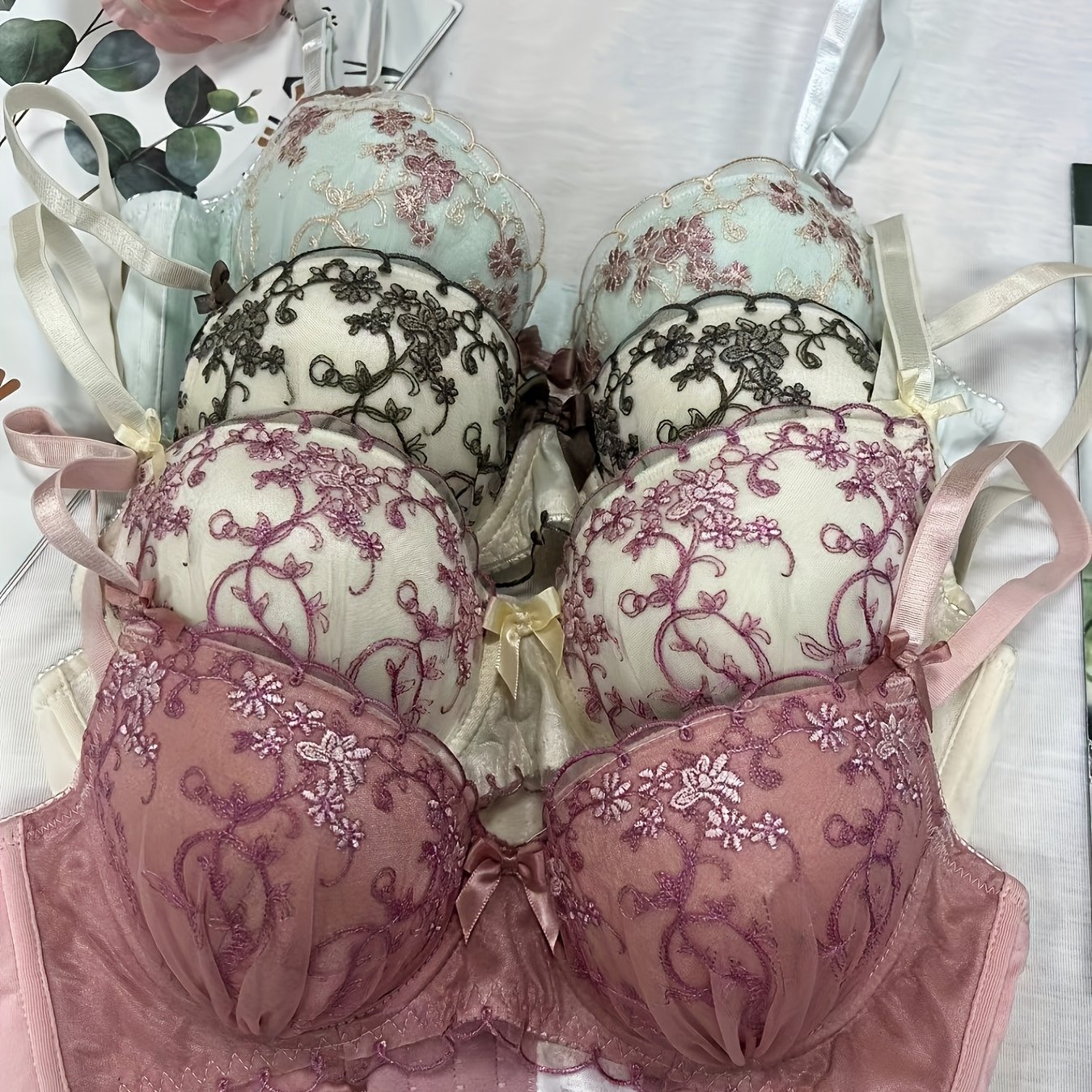 E-shop 4-teiliges Spitzen-Dessous-Set, hautfreundlicher Push-up-BH für Damen mit besticktem Bügel