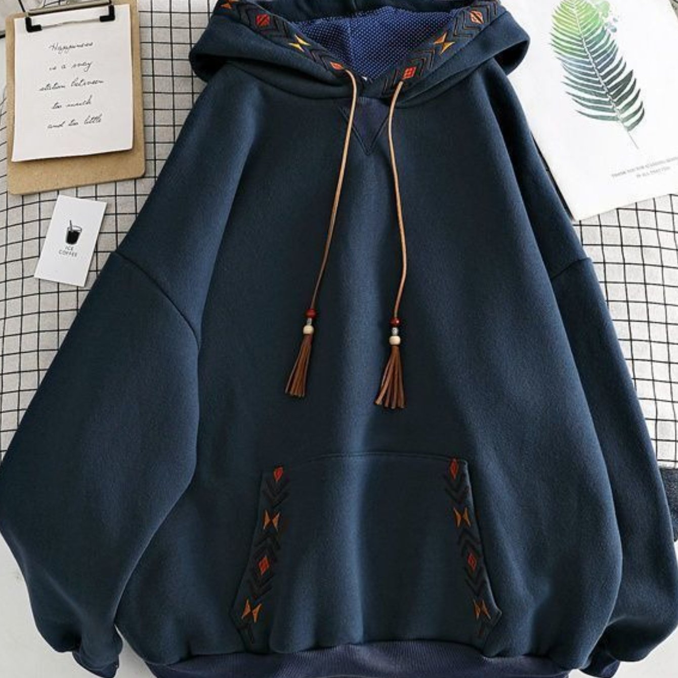 TEMU 【商品名】レディース レトロ ト 厚手 スウェットシャツ、刺繍パターン デザイン スウェットシャツ、ファッショナブル カジュアル 万能 トップ ジャケット、ルーズで快適な長袖フード付きスウェットシャツ、カジュアル、通勤 万能、秋と冬に最適