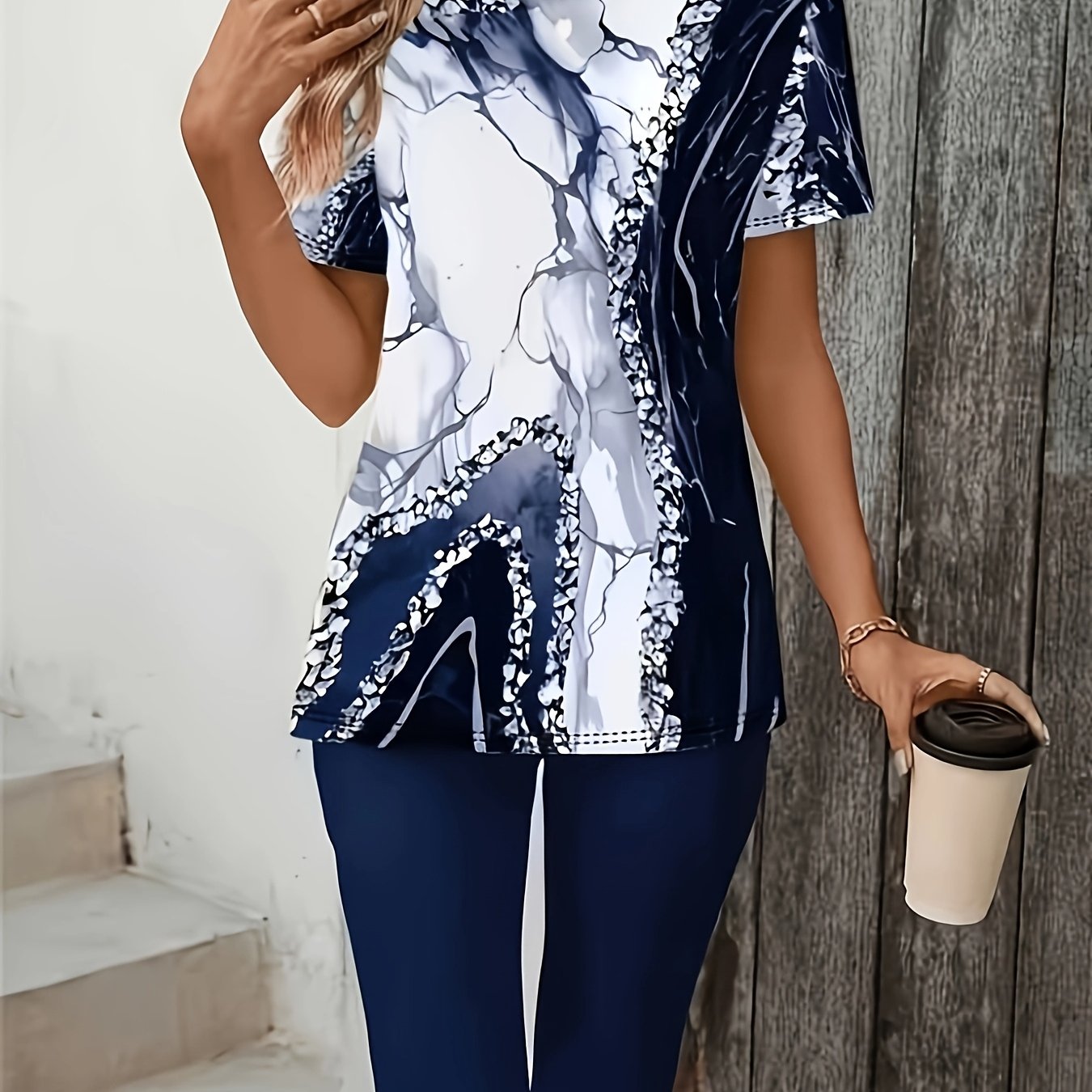 E-shop Elegantes Damenmode T-Shirt mit geometrischem Muster und kurzen Ärmeln für Freizeit