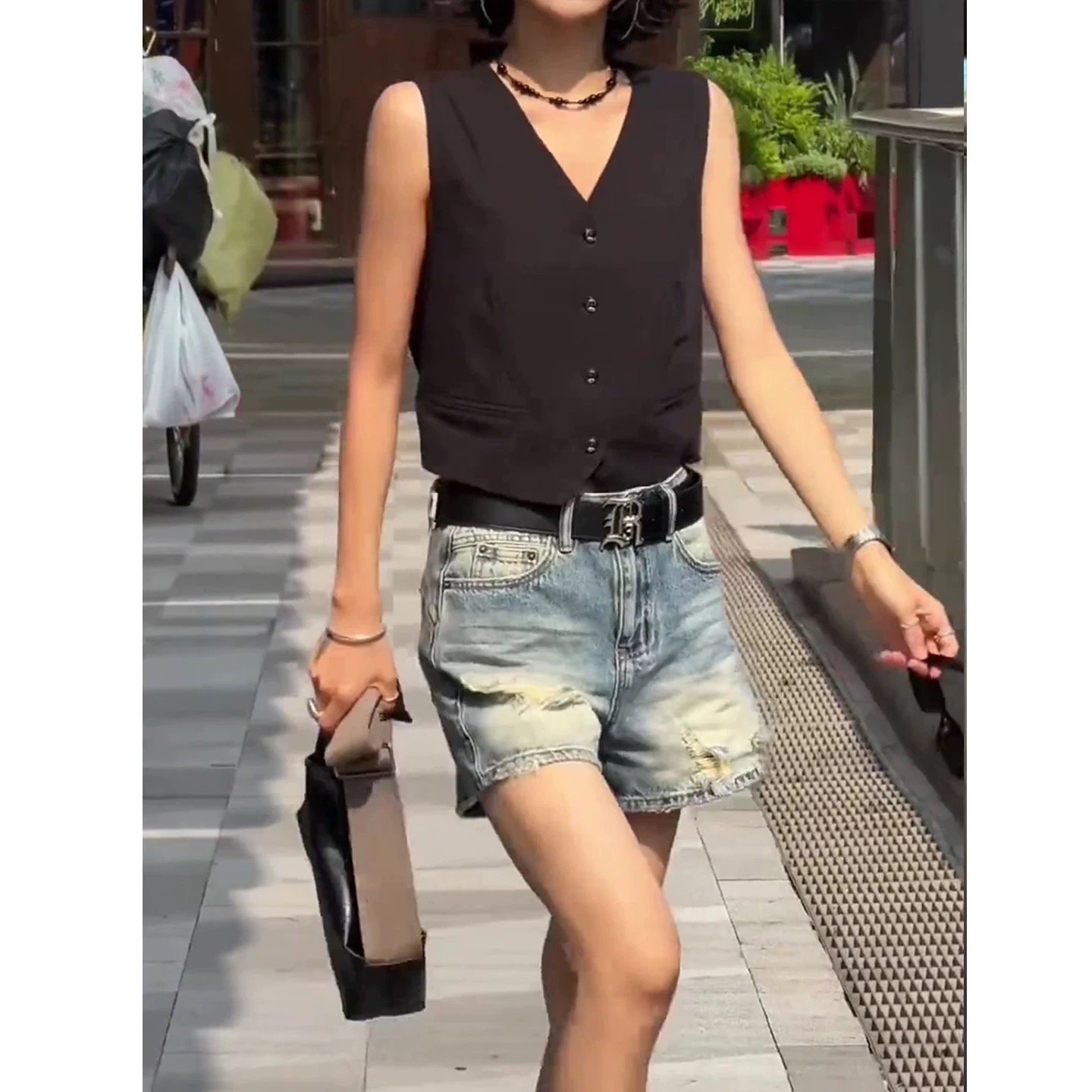 Image of [women's Fashion]women's Wide Leg Denim Shorts, Functional Oversized & Slouchy Fit, Rigid Non-stretch Fabric, -garde Fashion