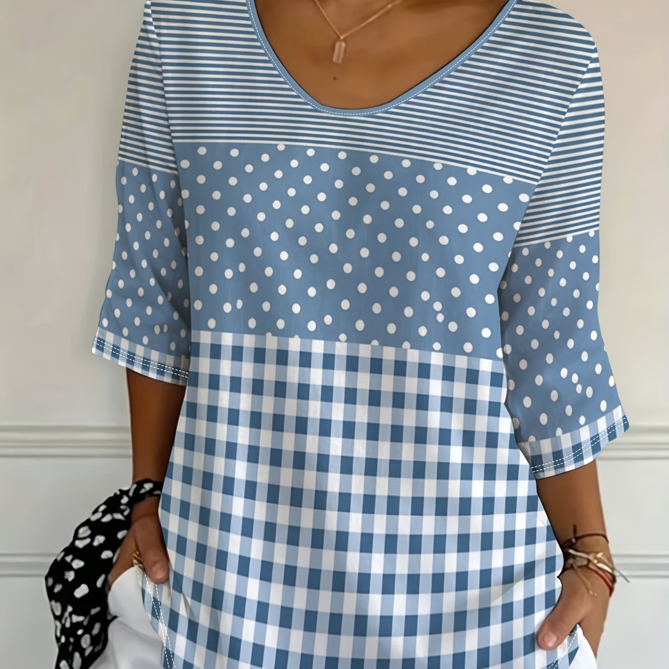 TEMU Plus Size, 2026 Summer New Arrival Women's Blue And White Print Top, Striped Polka Dot , Classic Decorative Style, Artistic Striped Polka Dot