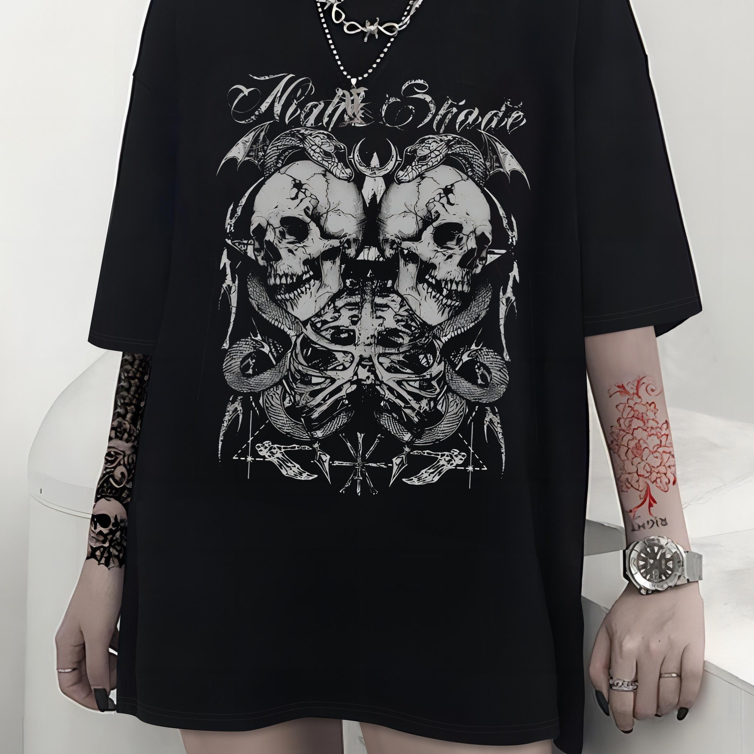 Women's Gothic Snakes & Skull Graphic Tee - Vintage-inspired Loose Fit, Short Sleeve, Round Neck, Blend, Machine Washable, Mid-stretch Fabric - Casual Summer Top In Black