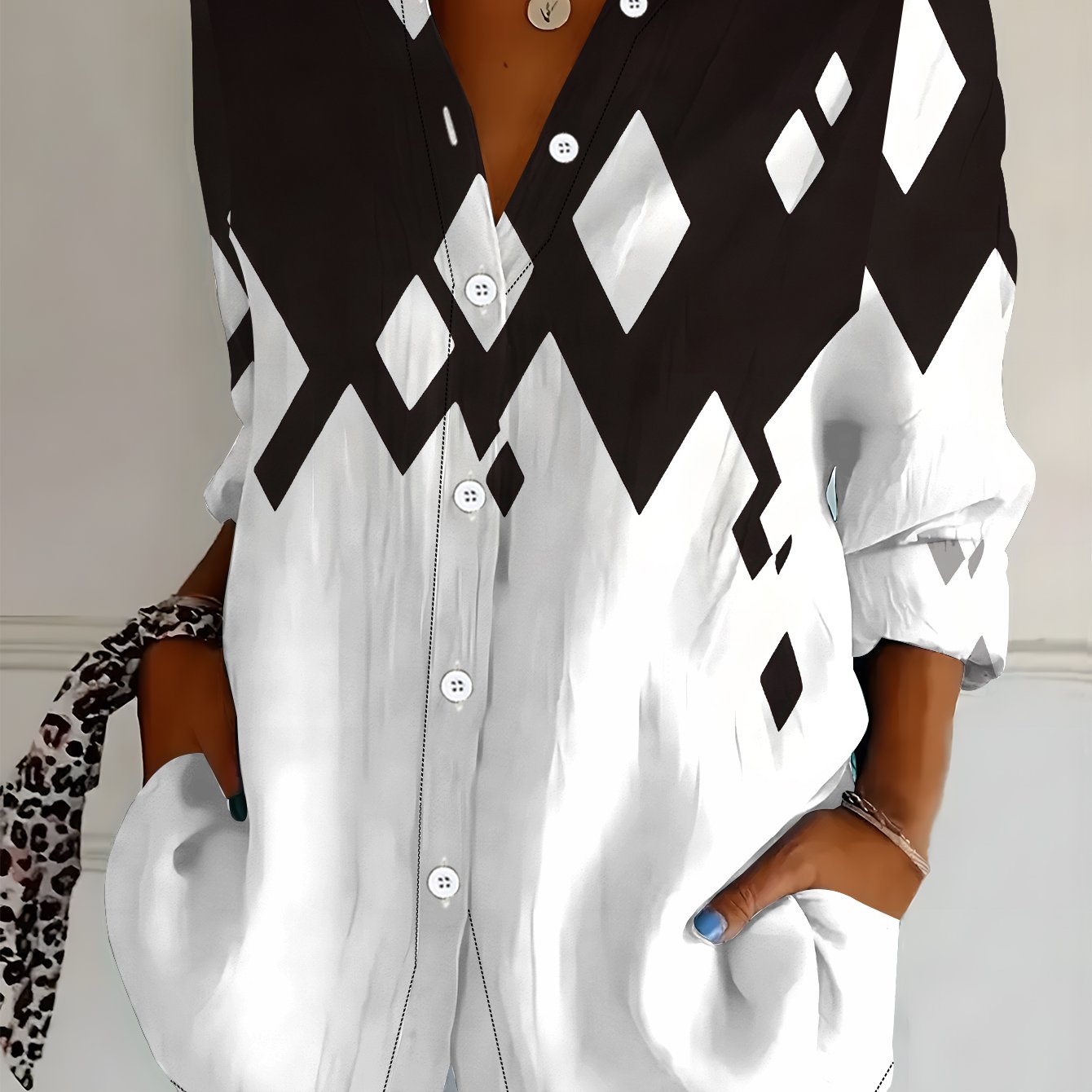 TEMU Plus Size - Plus Size - Plus Size Women's Long-sleeved Shirt Geometric Style Loose Printed Shirt Black And White Diamond Pattern Mid-length