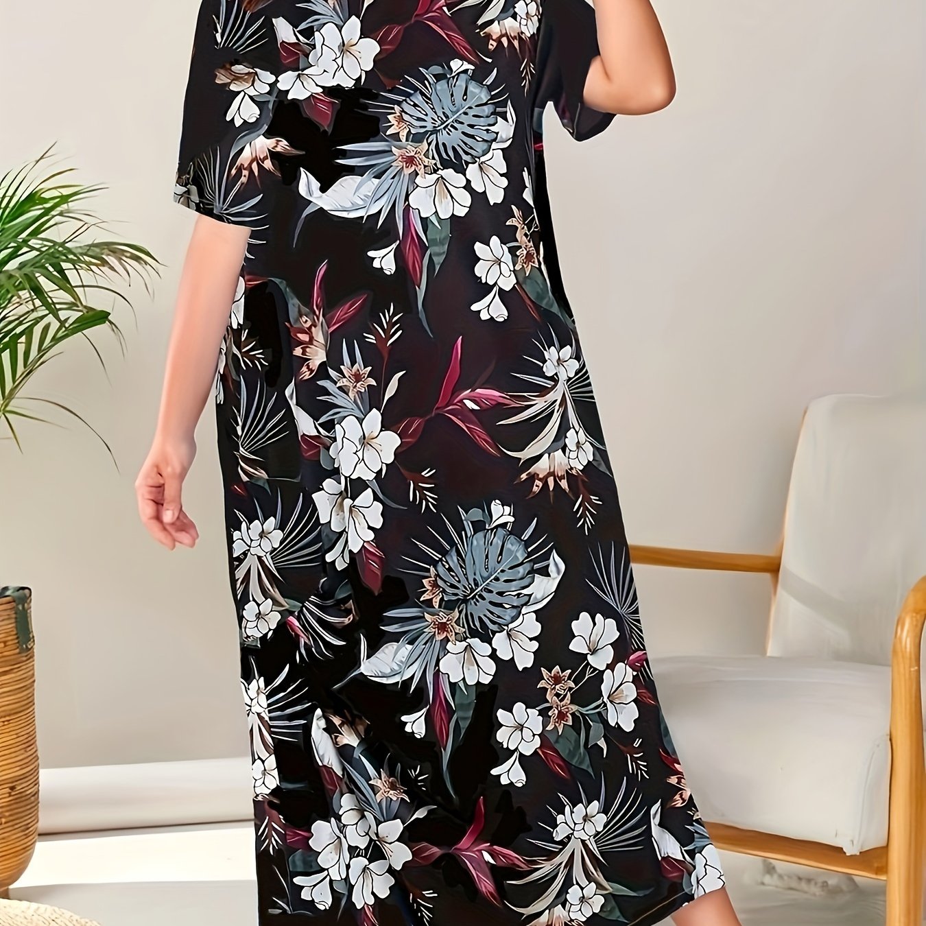 Plus-size Women's Printed Round-neck Casual Nightgown