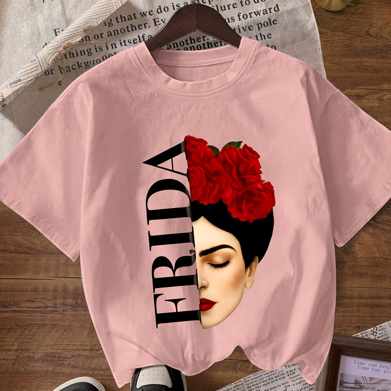 TEMU Women's Portrait Print Round Neck T-shirt - Short Sleeve Blouse Suitable For Shopping, Parties & Daily Wear | Machine Washable Casual Elegant