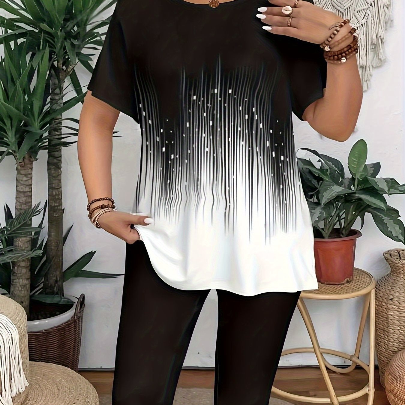 TEMU Women's Plus Size Oversized Short Sleeve T-shirt - Round Neck -compatible Top, Machine Washable Suitable For Casual & Semi-formal Wear, All-