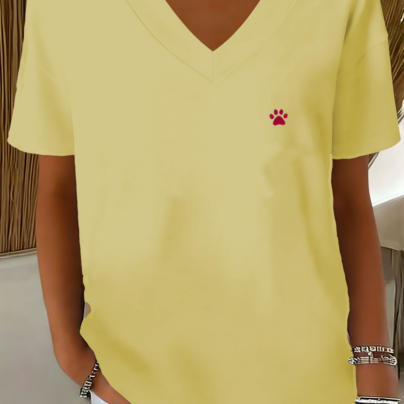 TEMU Plus Size Women's Fashion V-neck Design, Soft And Breathable Footprint Print, And Casual Short-sleeved T-shirt