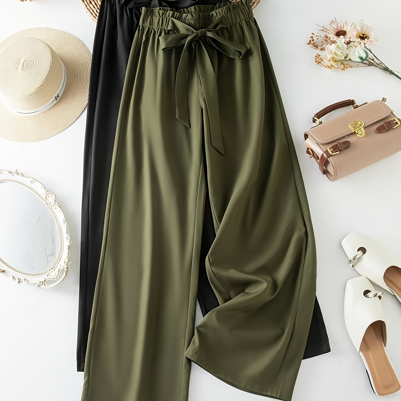 E-shop High-Waist Hose mit weitem Bein, erhältlich in 2 Farben: Schwarz & Olivgrün, mit einer glatten und leicht schwebenden Passform, stilvoll und