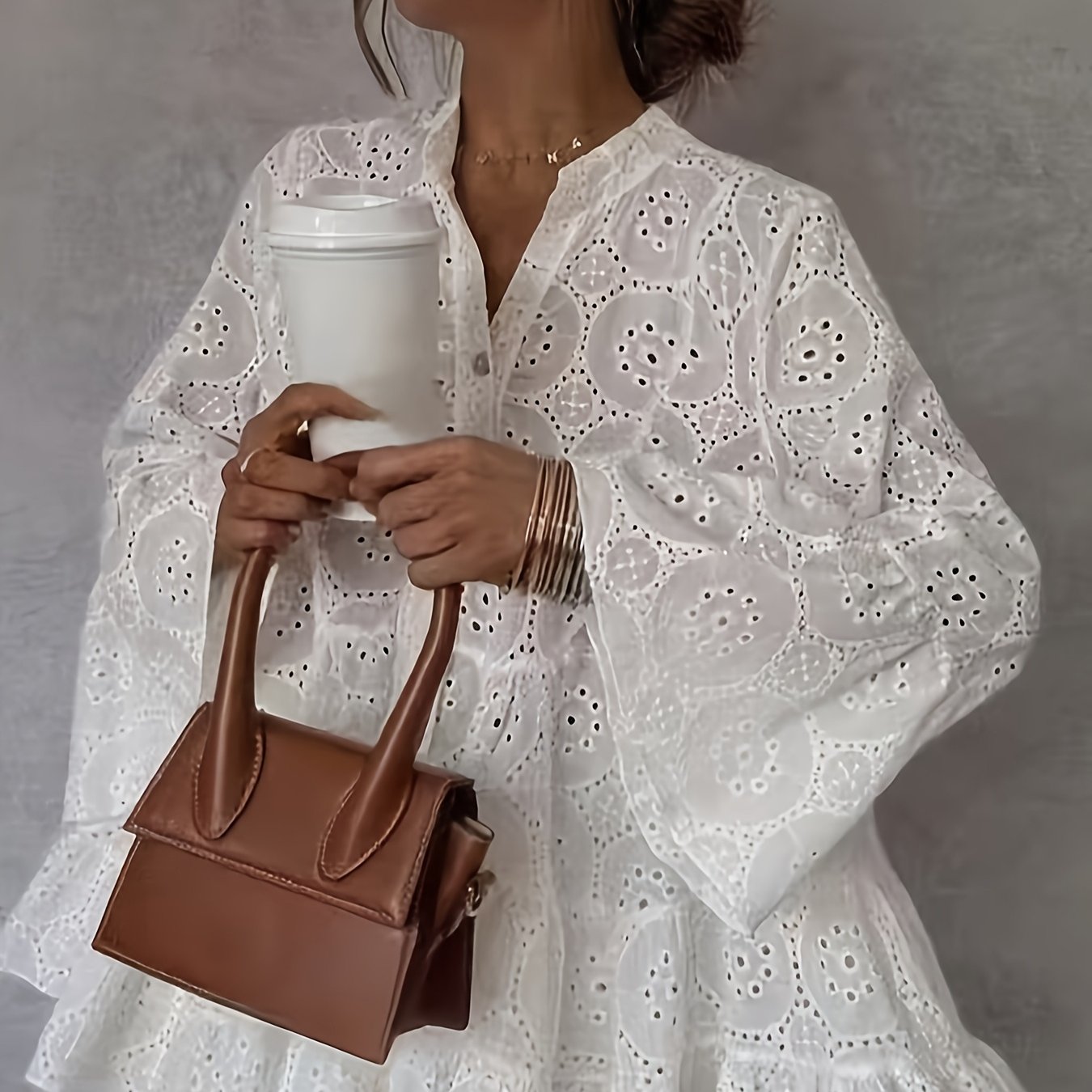 E-shop Damen Herbst Neues Weißes Spitzen Schürzenhemd mit Rüschen und langen Ärmeln, elegantes und atmosphärisches Kleid, geeignet für Pendeln,