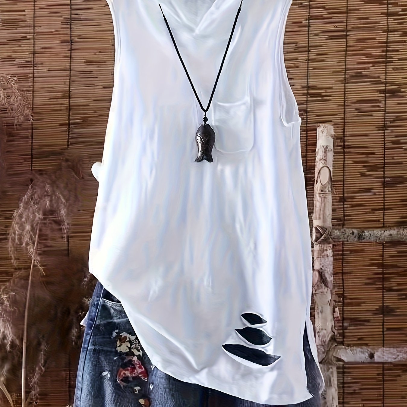E-shop Mittellanges, tailliertes Damen-Weste-T-Shirt mit Kapuze, mehrlagigem Schößchen-Saum, lockerer, innenliegender Schicht mit Rissen, ärmellos, eng