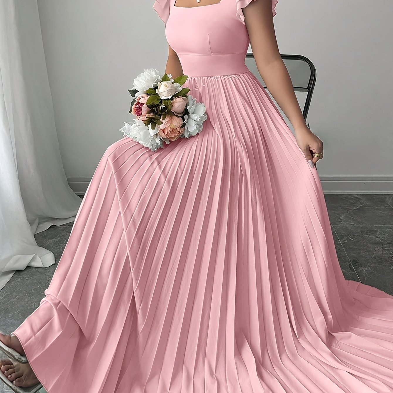 E-shop Damen Elegantes Unifarbenes Plissiertes Kleid mit Quadratischem Ausschnitt