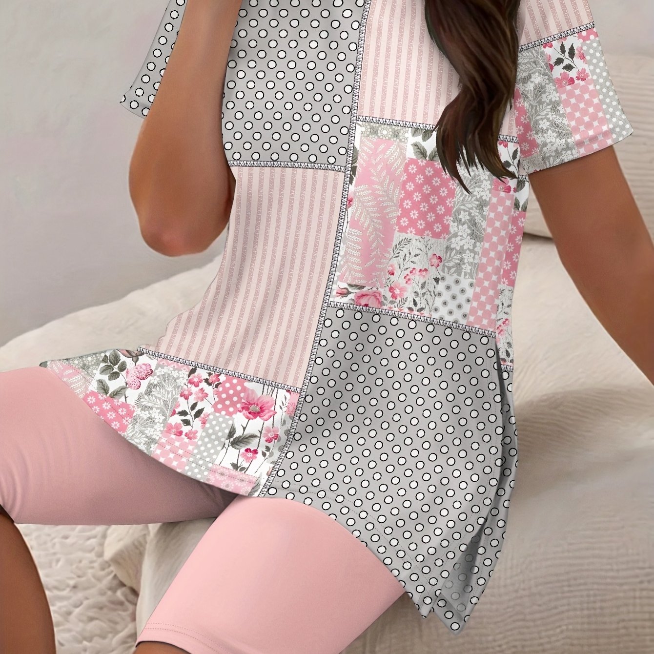 Women's Casual Set, Pink And Gray Polka Dot Stripe Pattern, Regular Fit For , Casual Atmosphere Shows Elegant And Stylish Texture.