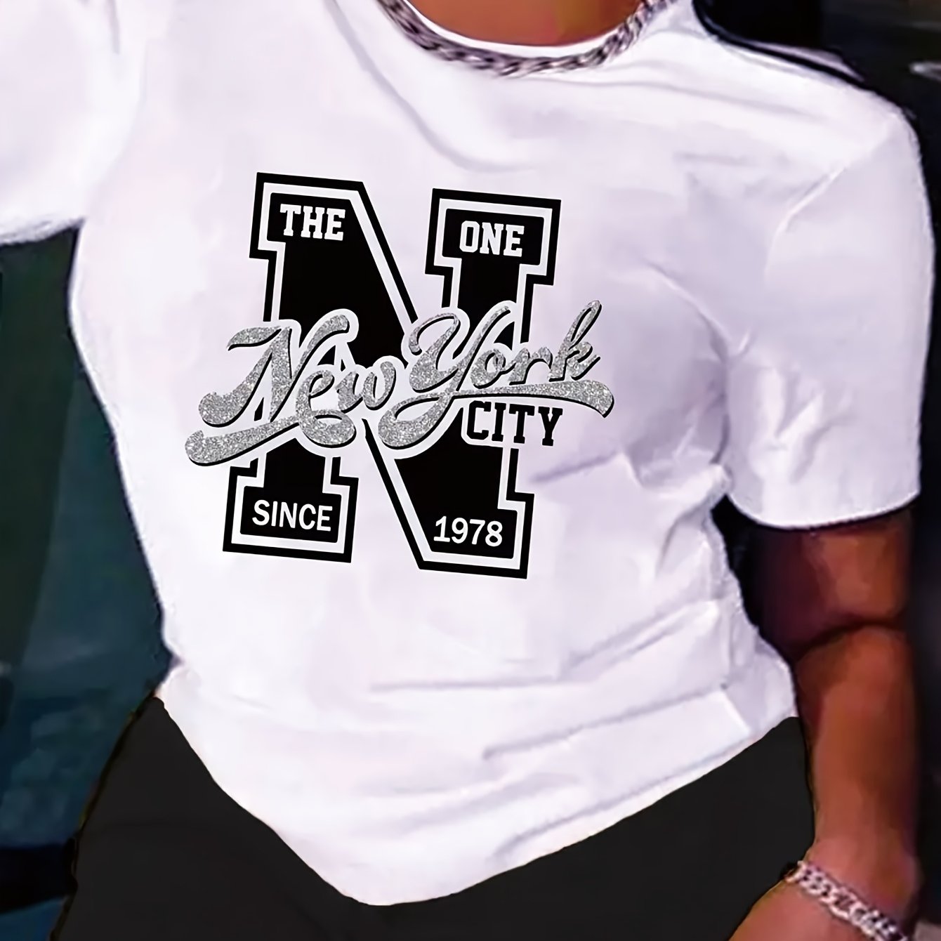 TEMU T-Shirt Décontracté pour Femmes à Manches Courtes - Imprimé City avec Géométriques, Haut Semi-Transparent à Col Rond, Tee-shirt Coupe H Lavable