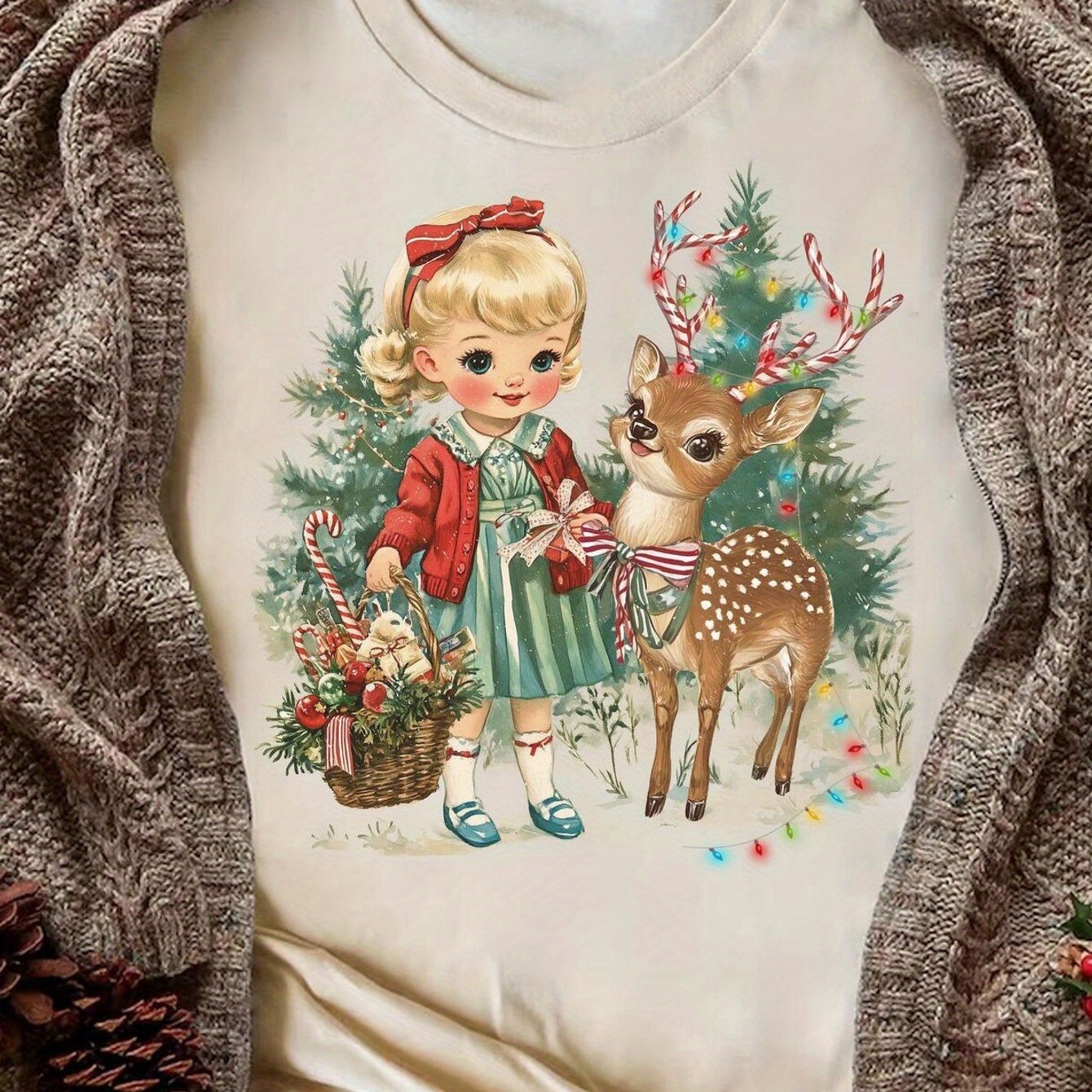 TEMU Women's Vintage 1950s Retro Christmas Shirt - Soft Beige Short Sleeve Blouse With Reindeer & Mid-century Holiday Print, Loose Fit Round Neck Top