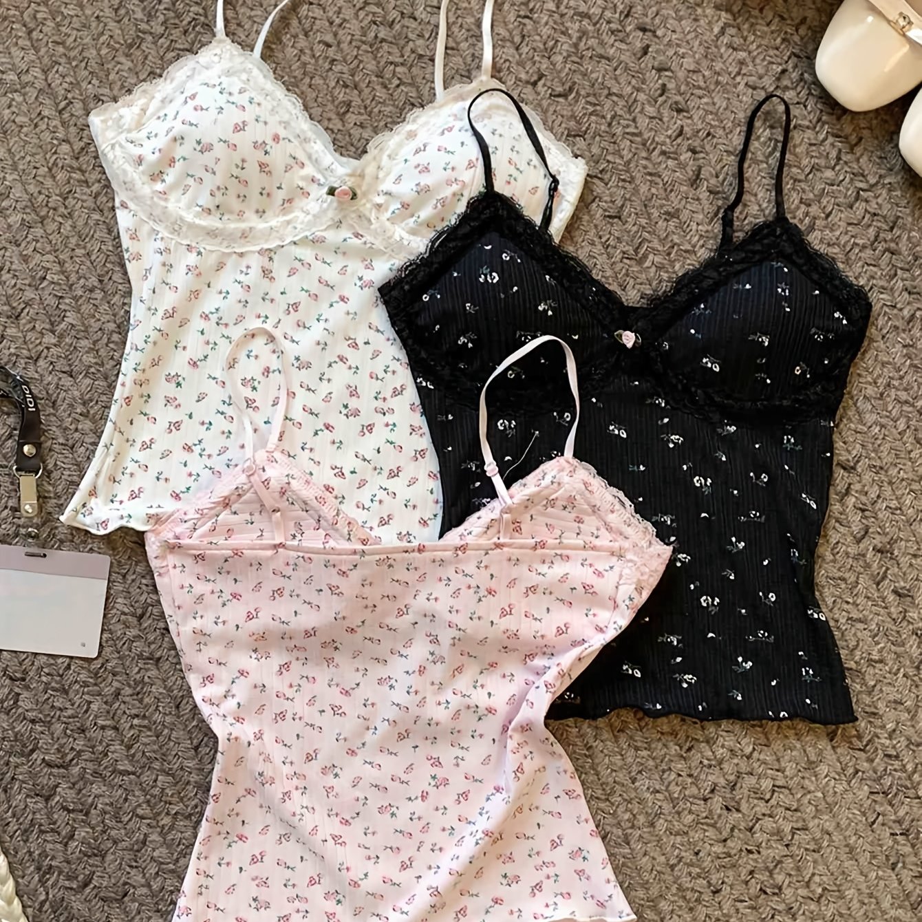E-shop 3-teiliges Set Französischer Spitzen-Trägerloser Camisole mit gepolsterten , Süßer Jacquard-Blumenprint, Rückenfreies Design, für Teenager