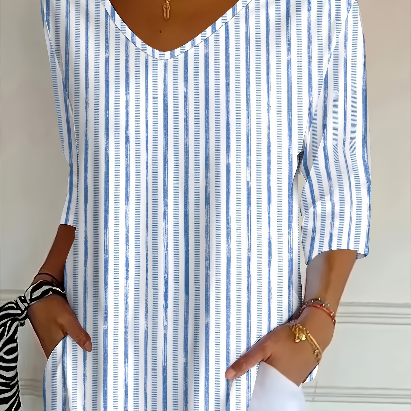 TEMU Casual And Fashionable Holiday Women's Regular Fit Striped -quarter Sleeve V-neck T-shirt Top