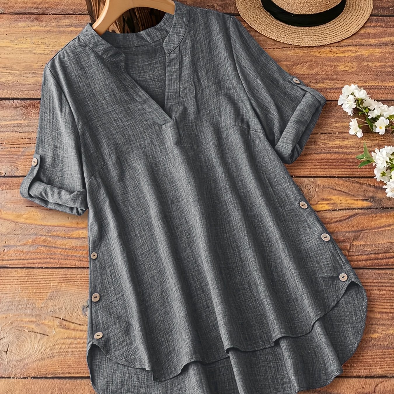 E-shop Damens Elegante V-Ausschnitt Bluse mit Dekorativen Knöpfen & Gerollten Ärmeln - Leichtes, Maschinenwaschbares Hemd für Frühling Sommer Herbst,