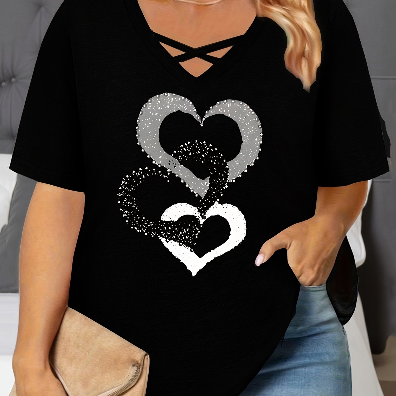 TEMU Plus Size - Plus Size - Splashing Two-color Love Size V-neck T-shirt Women's Easy Artistic Heart-shaped Pattern Print Strap Loose Top
